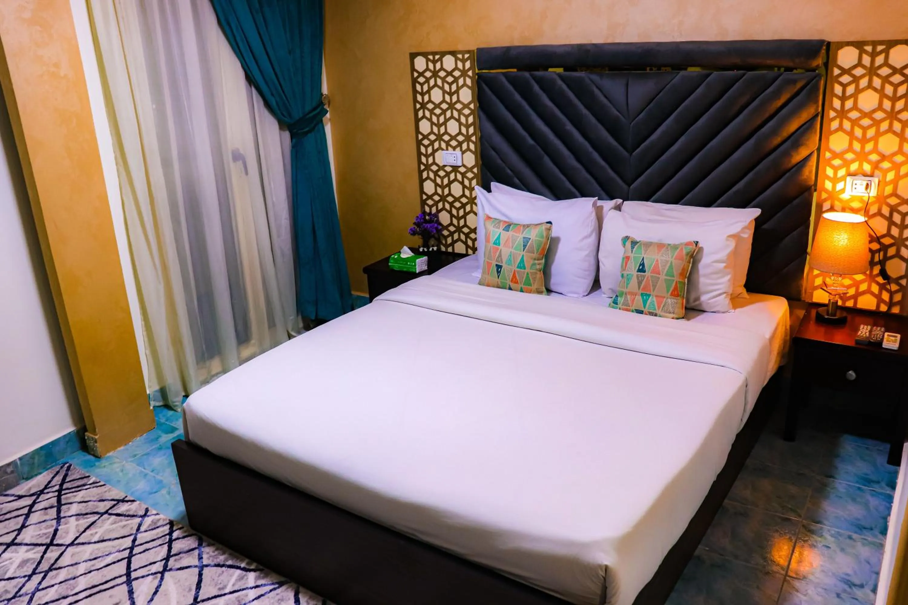Bed in Golden Pyramids Inn