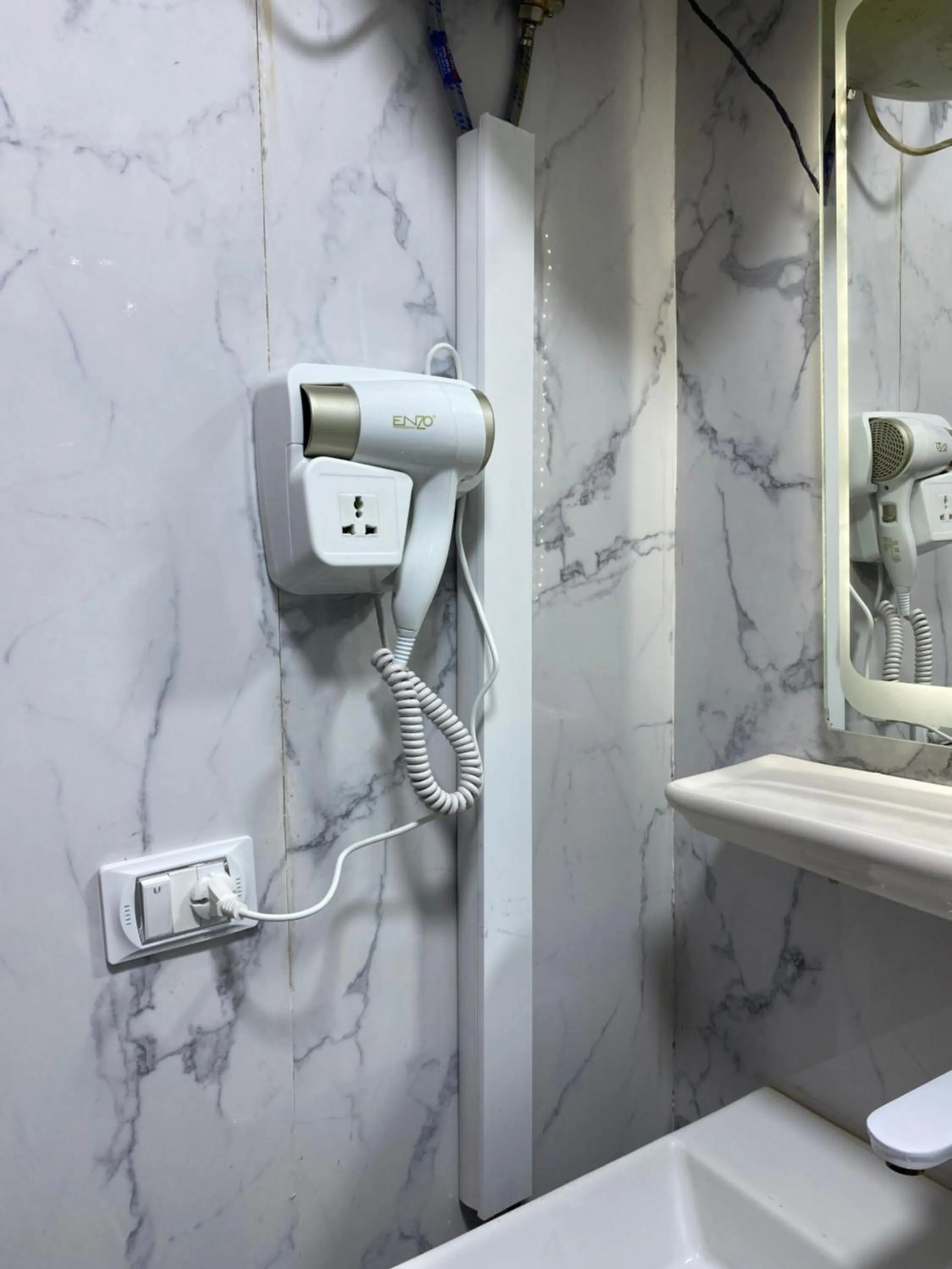 Shower in Golden Pyramids Inn