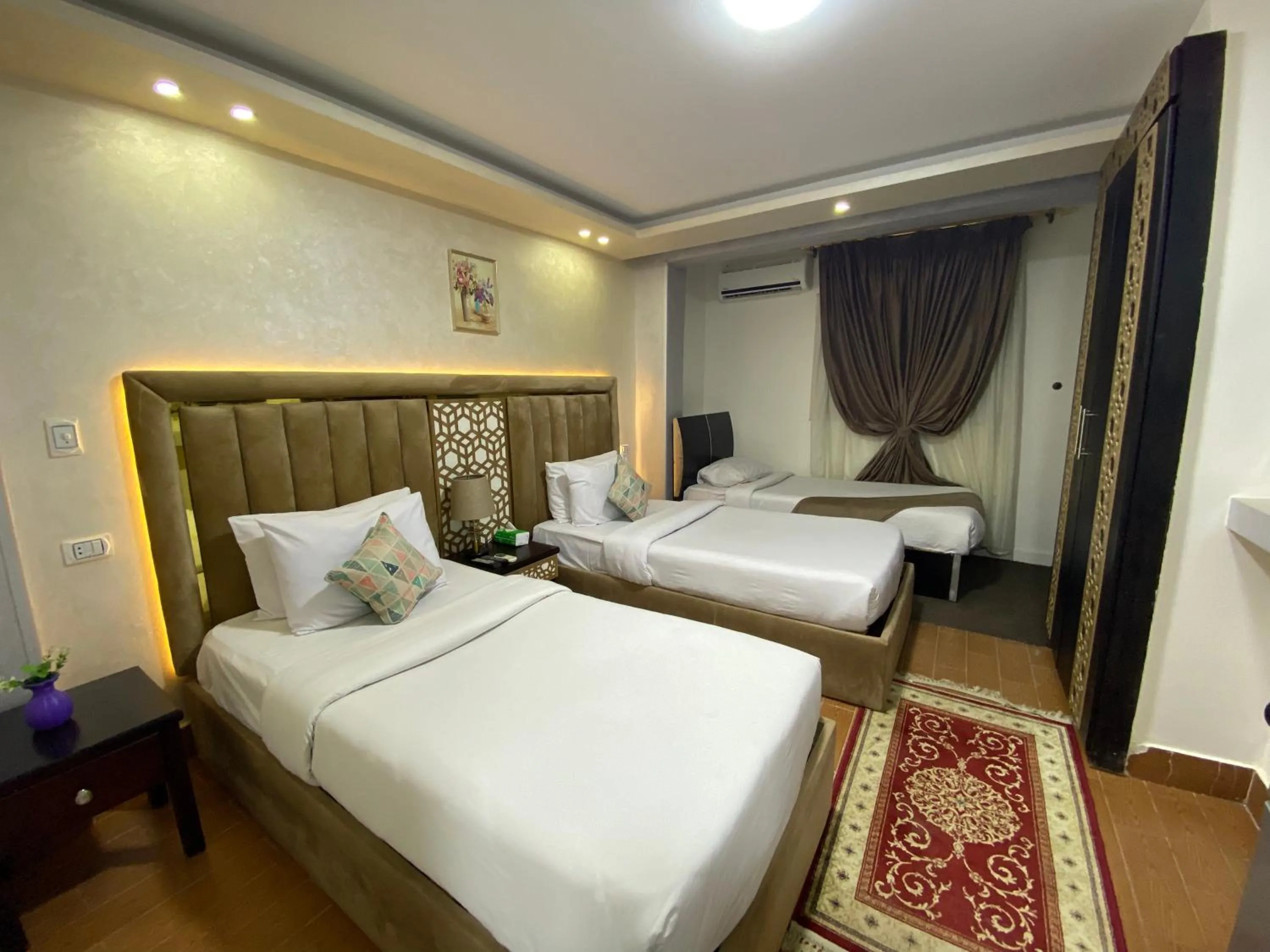 Bed in Golden Pyramids Inn