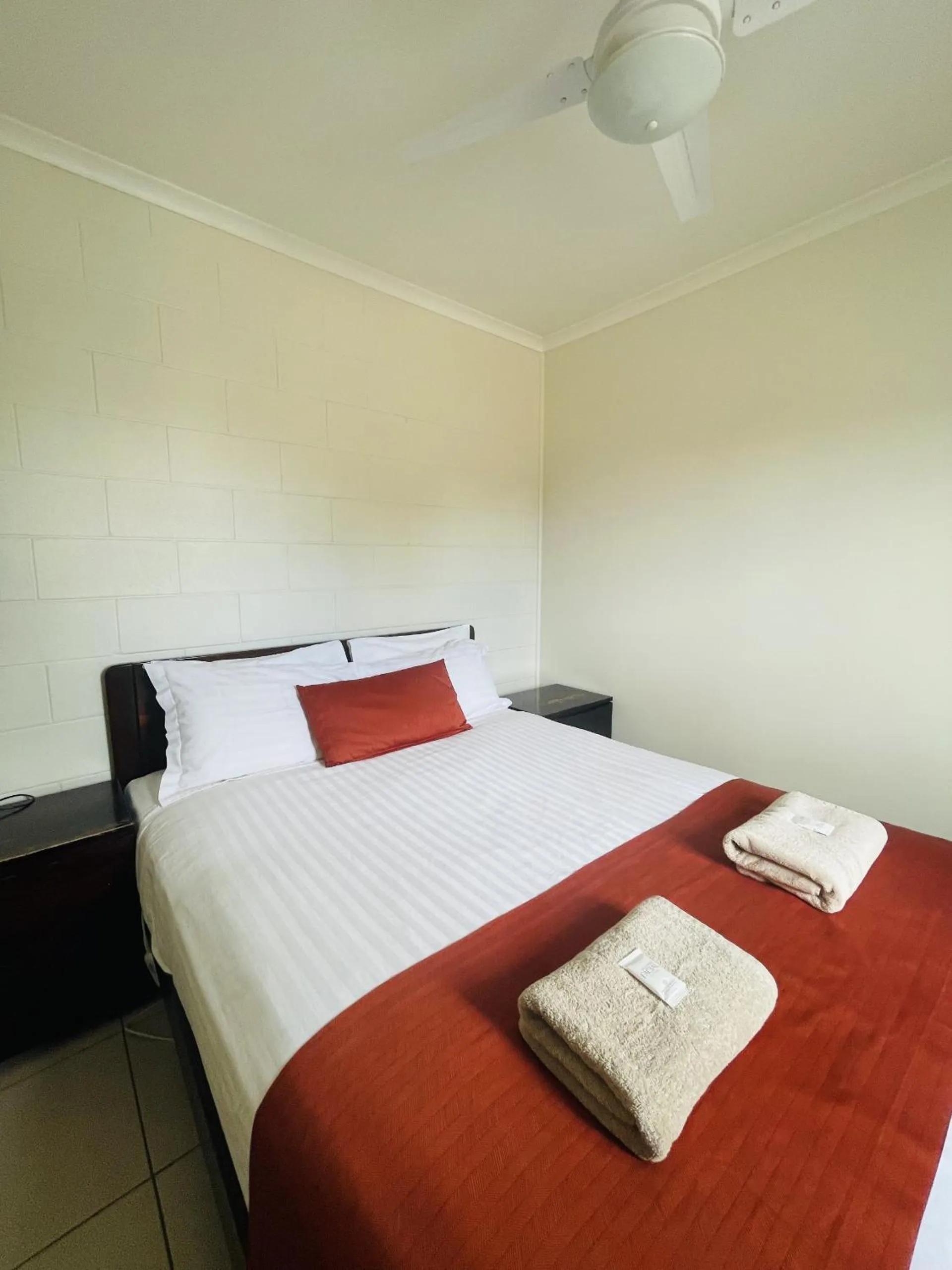 Bed in Broken Hill Outback View Holiday Park