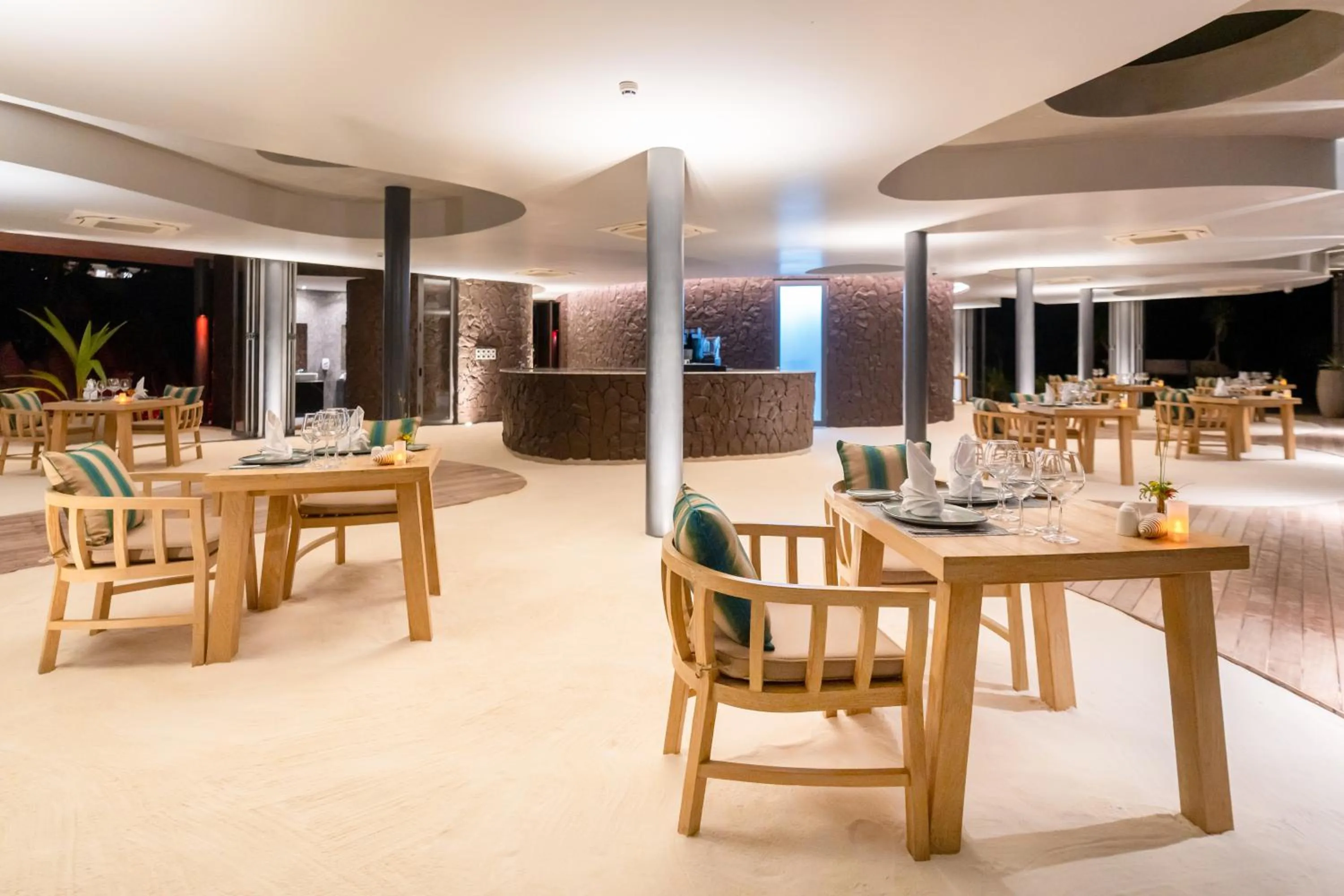 Restaurant/places to eat in Madifushi Private Island- Free return seaplane transfr for min 5 nights