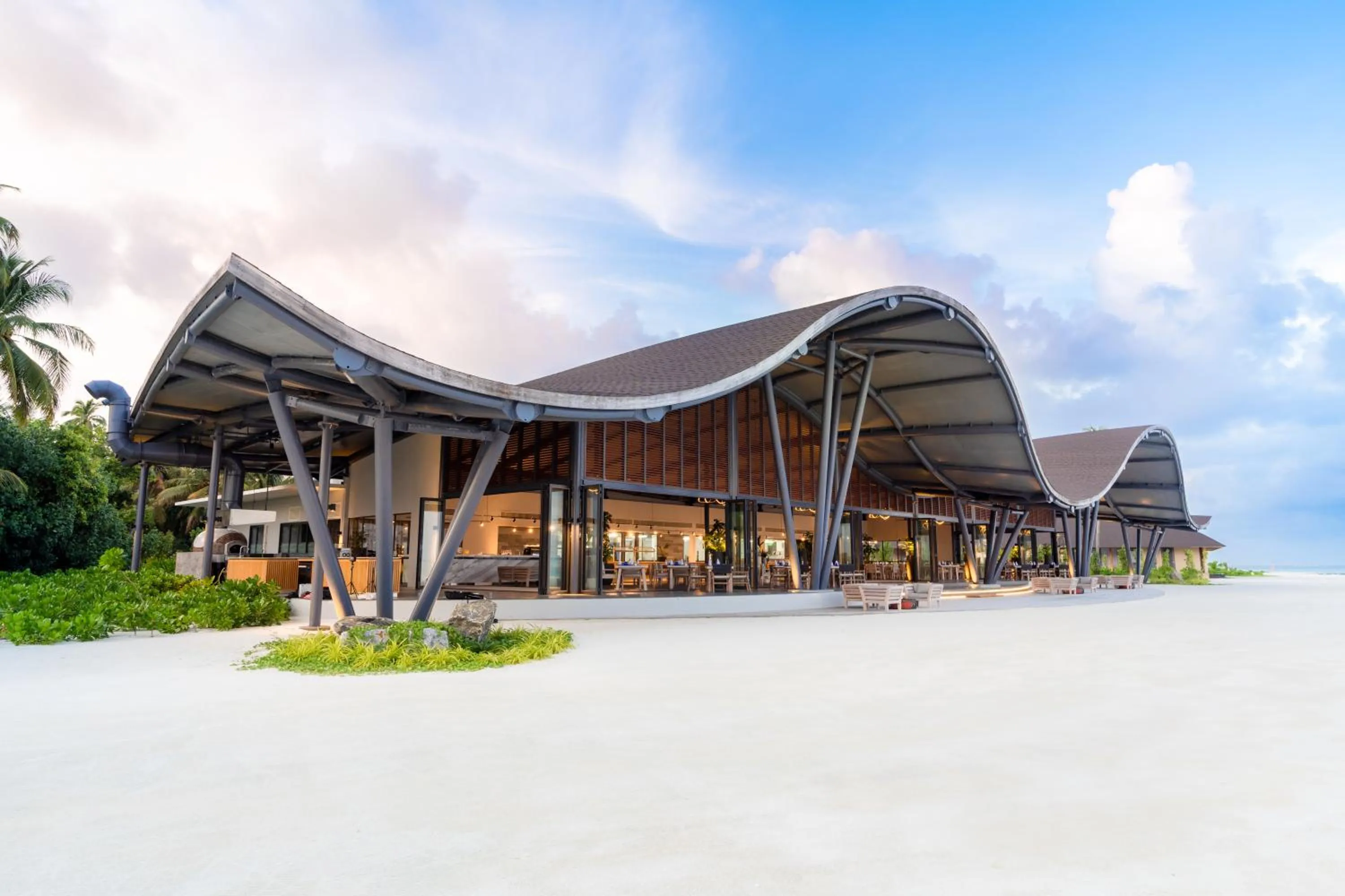 Restaurant/places to eat in Madifushi Private Island- Free return seaplane transfr for min 5 nights