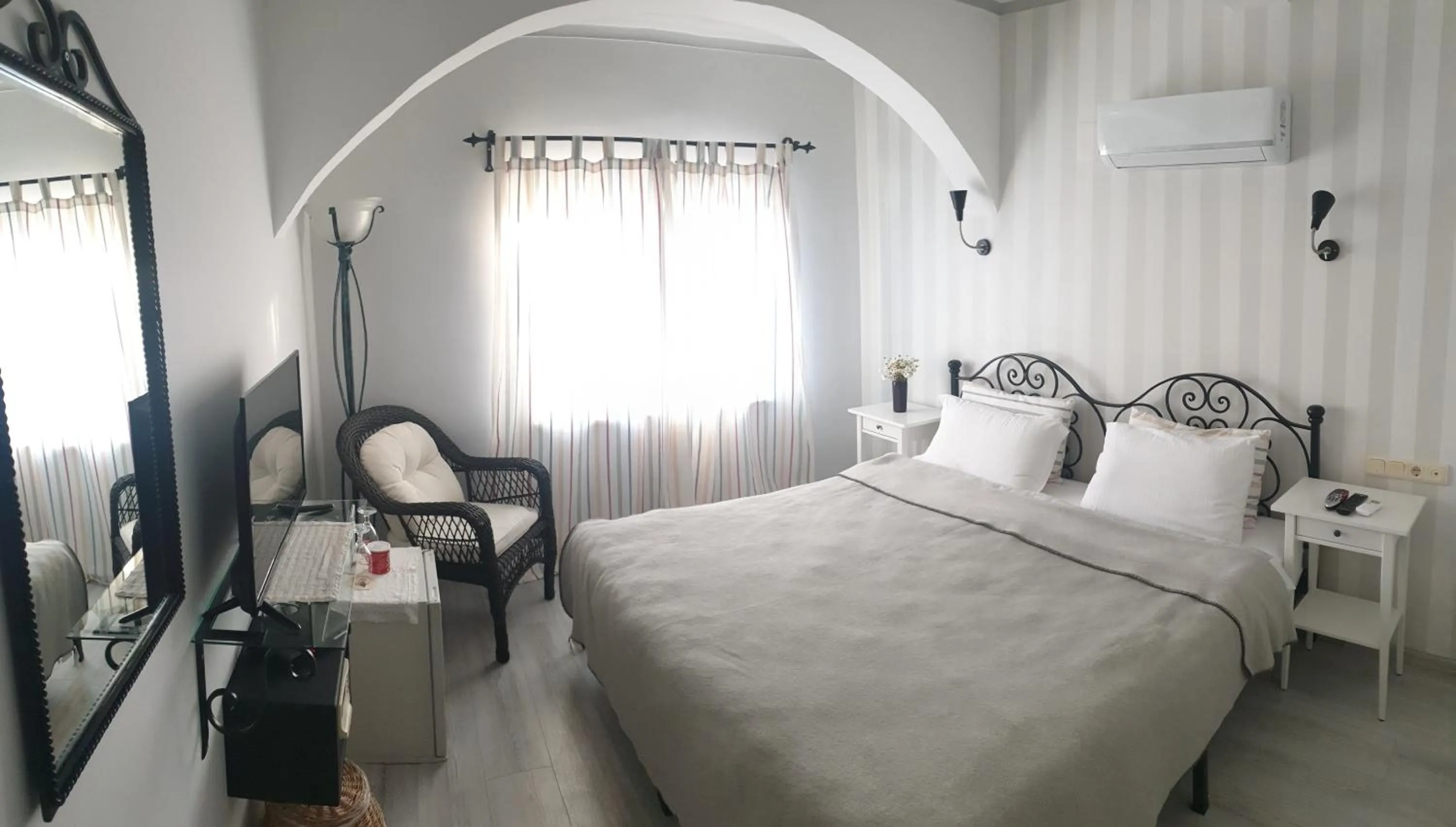 Photo of the whole room in A&B Home Hotel