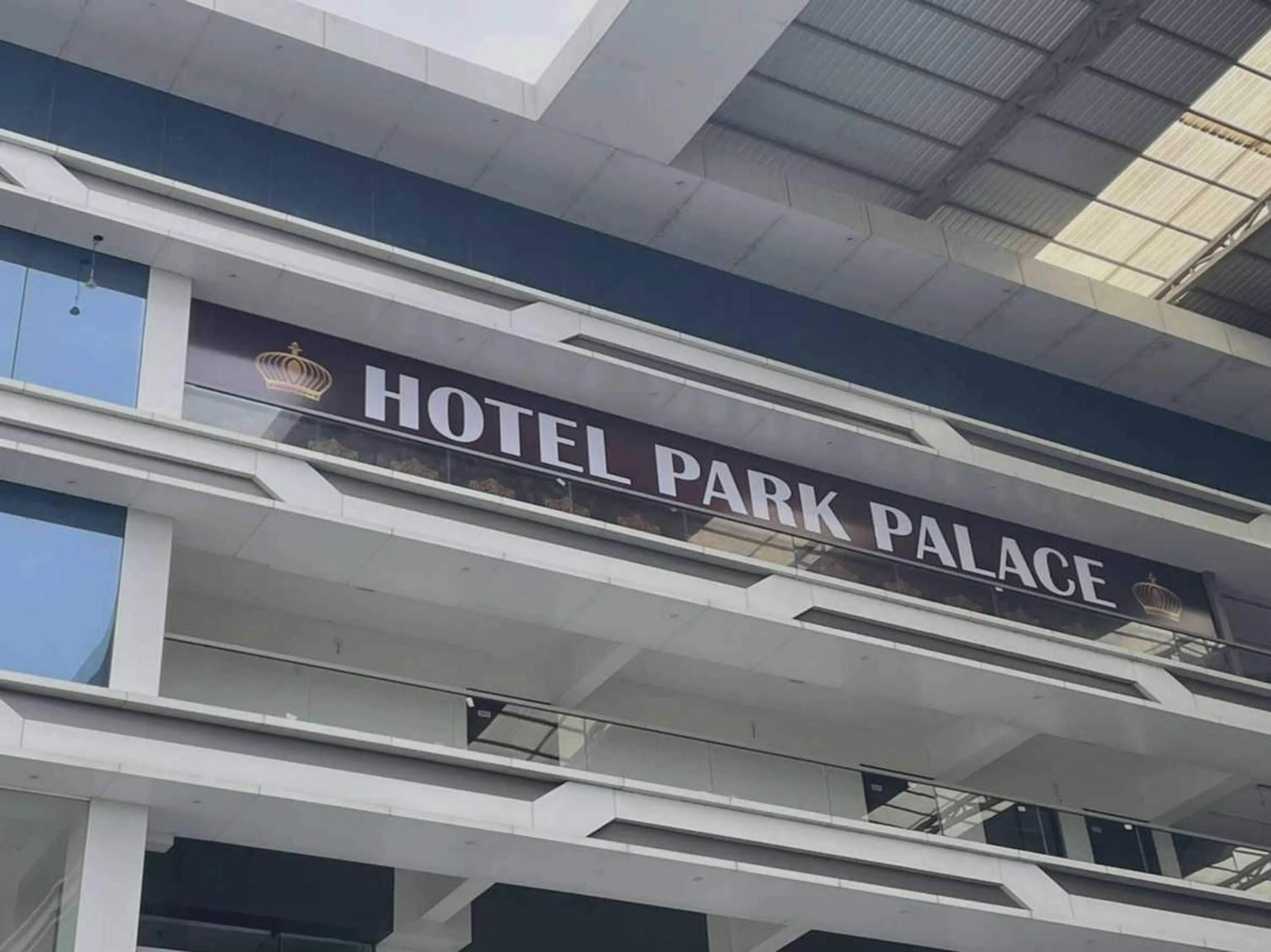 Facade/entrance in Hotel O Park Palace