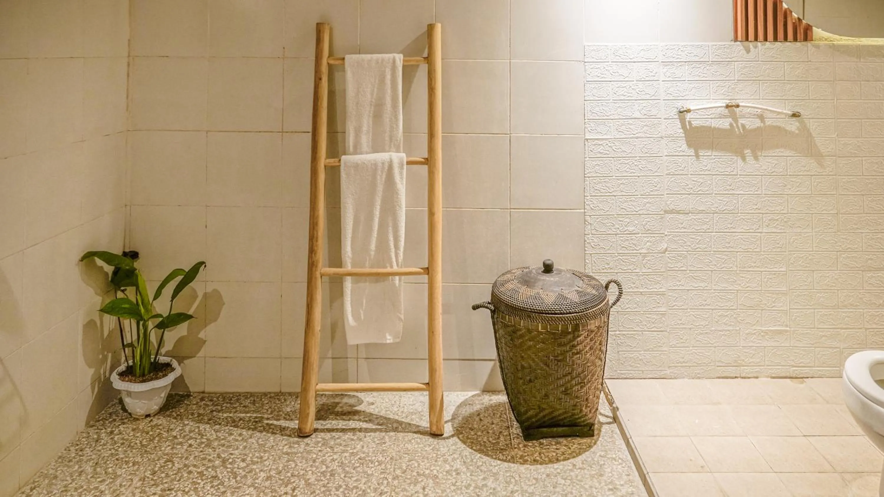 Bathroom in Lokasari Retreat