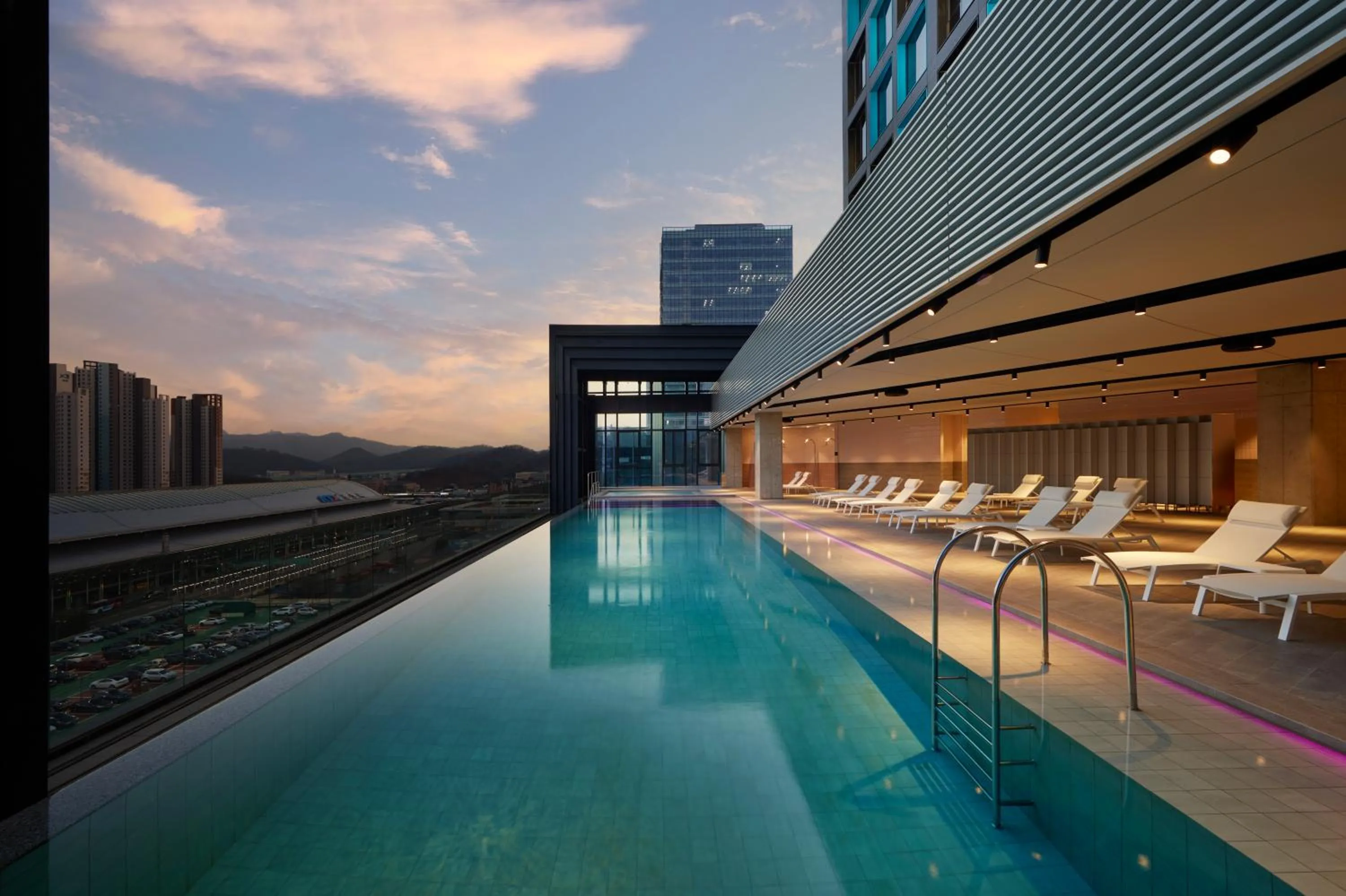 Swimming pool in Take Hotel Seoul Gwangmyeong