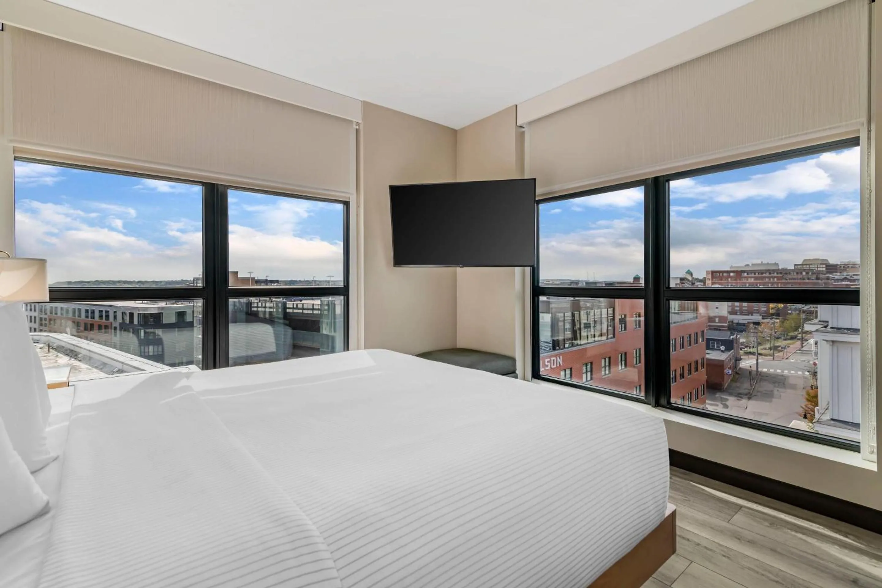 Bedroom, Bed in Cambria Hotel Portland Downtown Old Port
