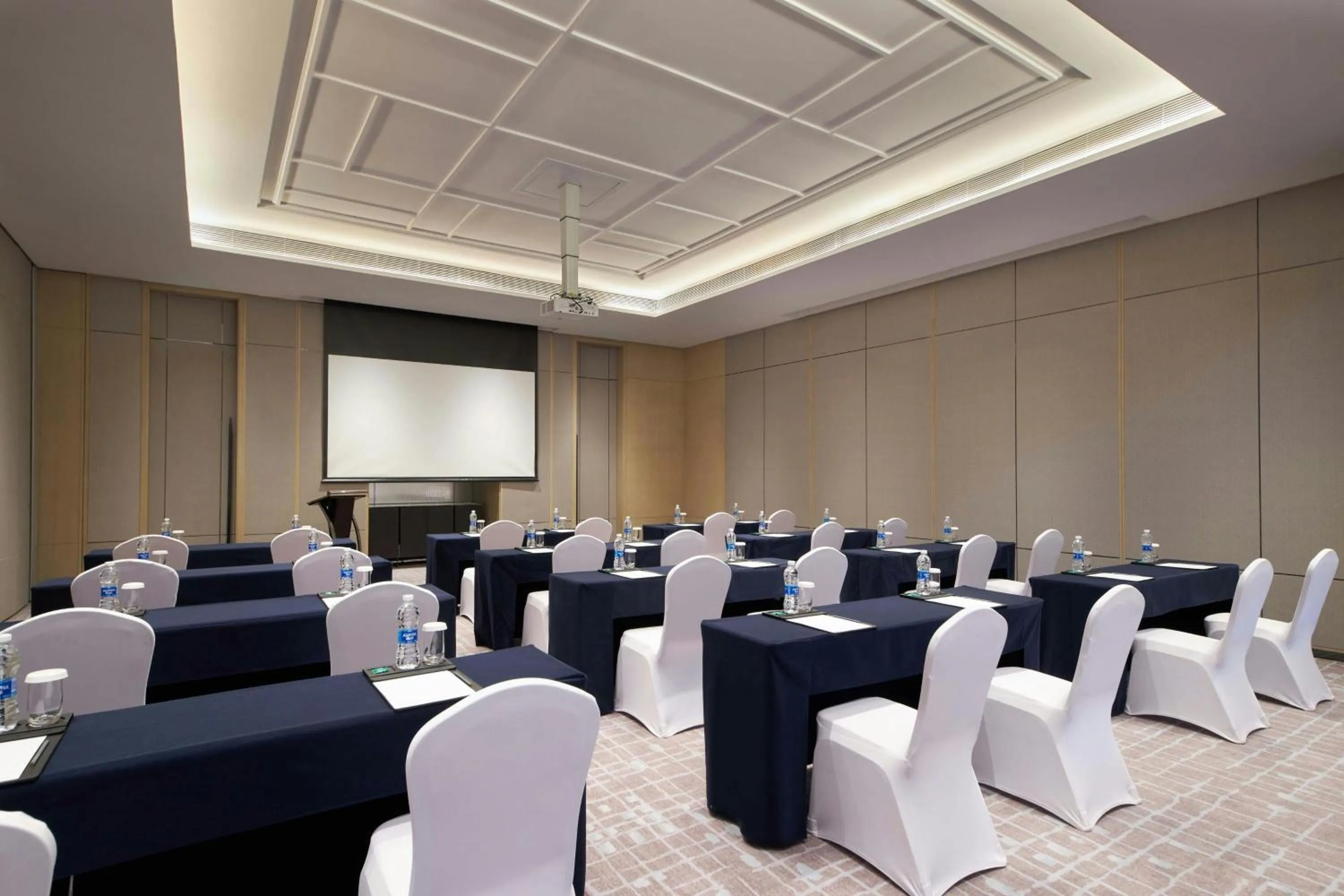 Meeting/conference room in Courtyard by Marriott Changchun