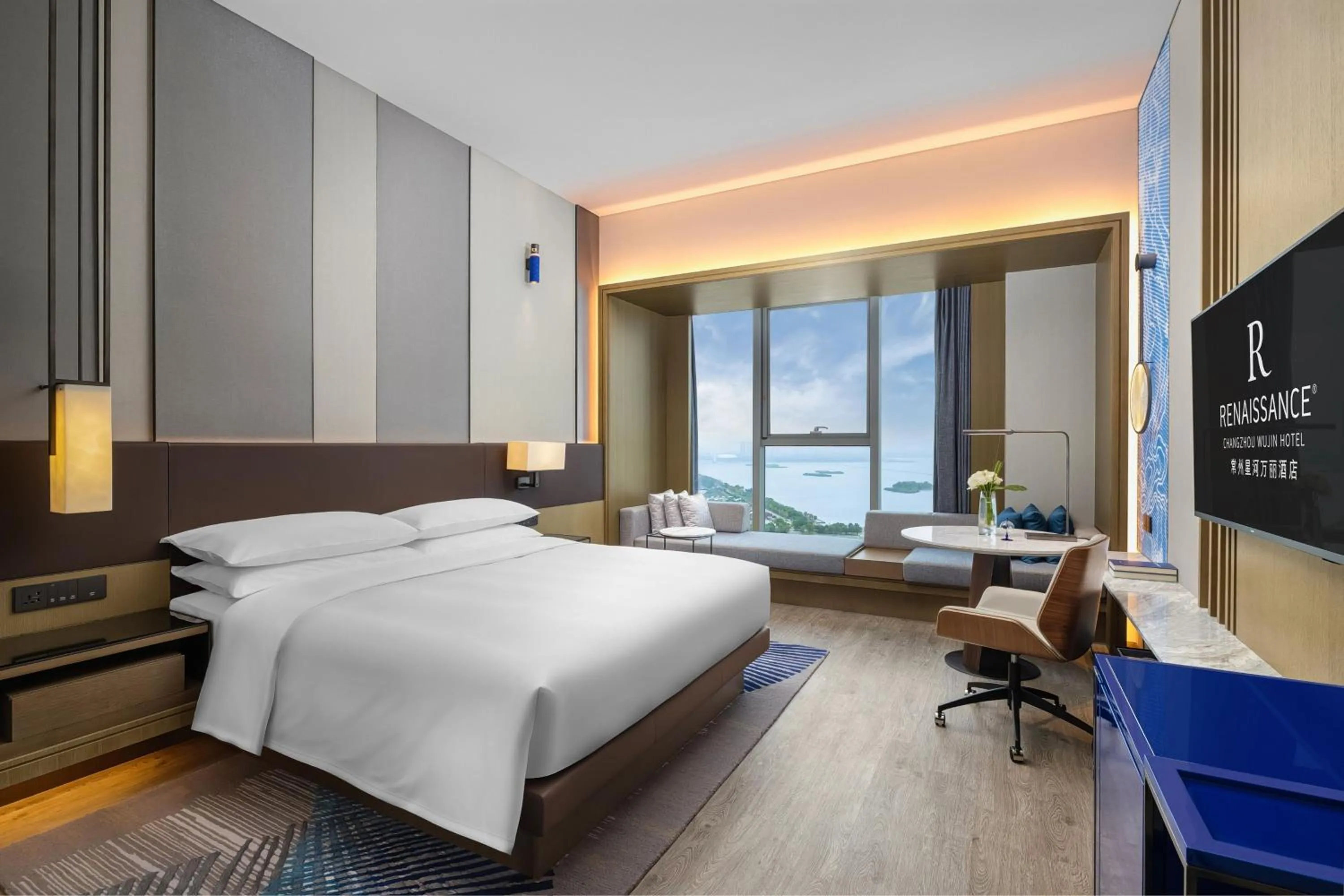 Photo of the whole room, Bed in Renaissance Changzhou Wujin Hotel