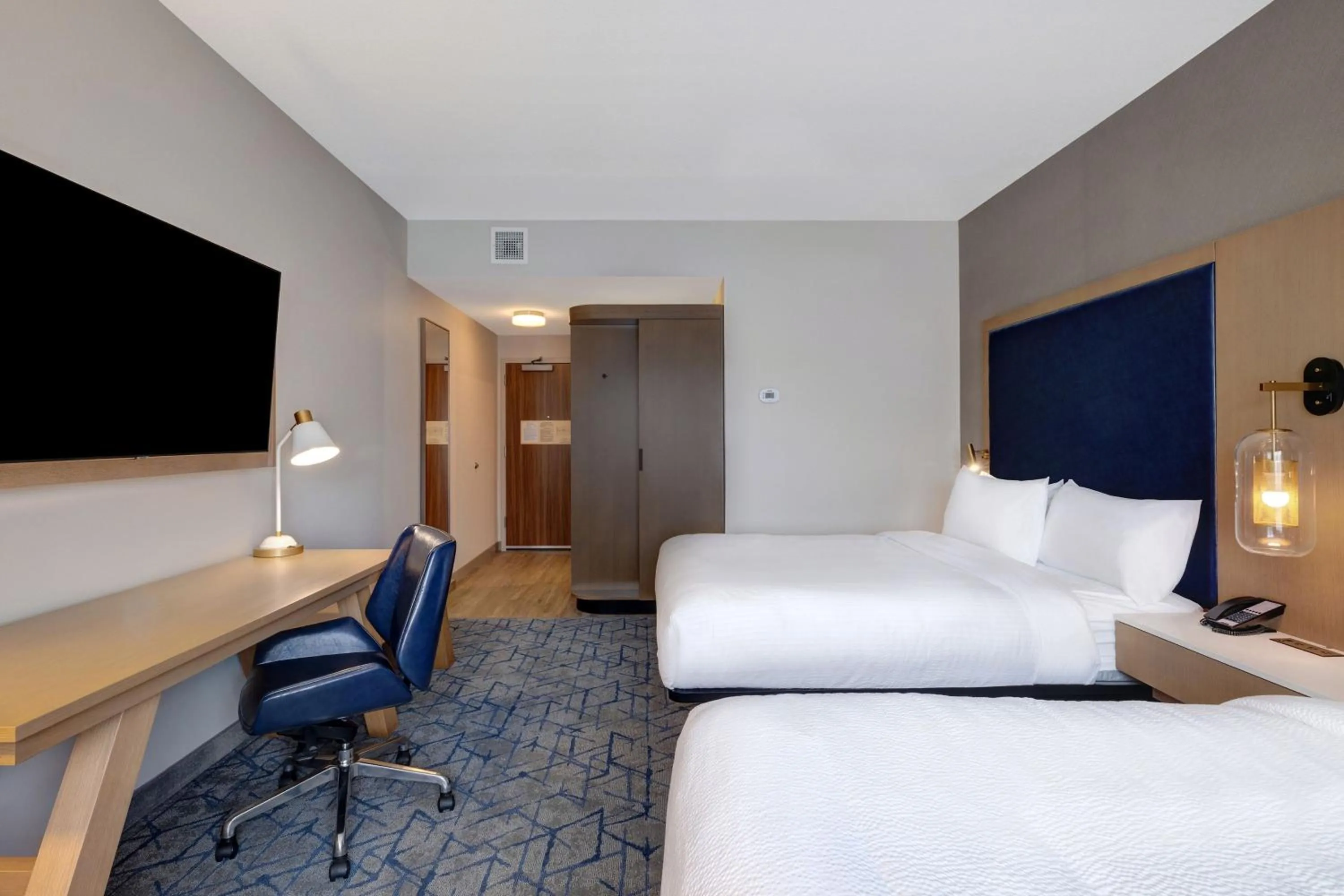 Photo of the whole room, Bed in Fairfield by Marriott Inn & Suites Minneapolis Downtown