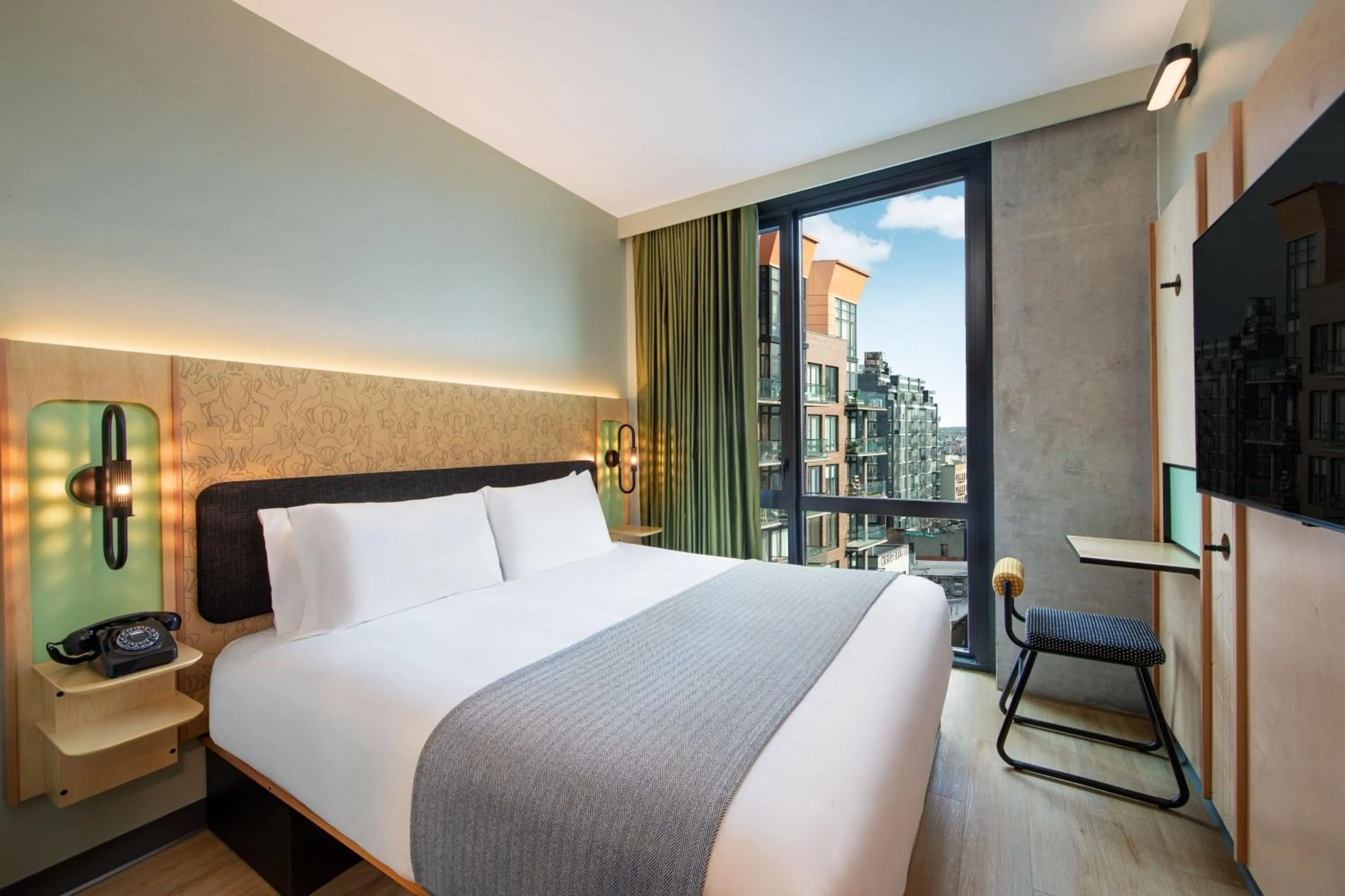 Photo of the whole room, Bed in Moxy Brooklyn Williamsburg