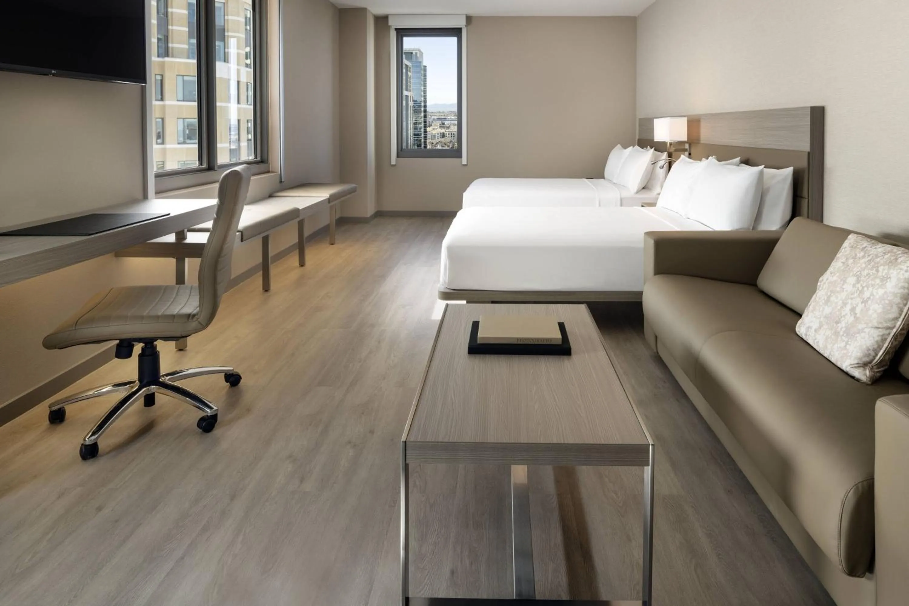 Photo of the whole room, Bed in AC Hotel by Marriott Oakland Downtown