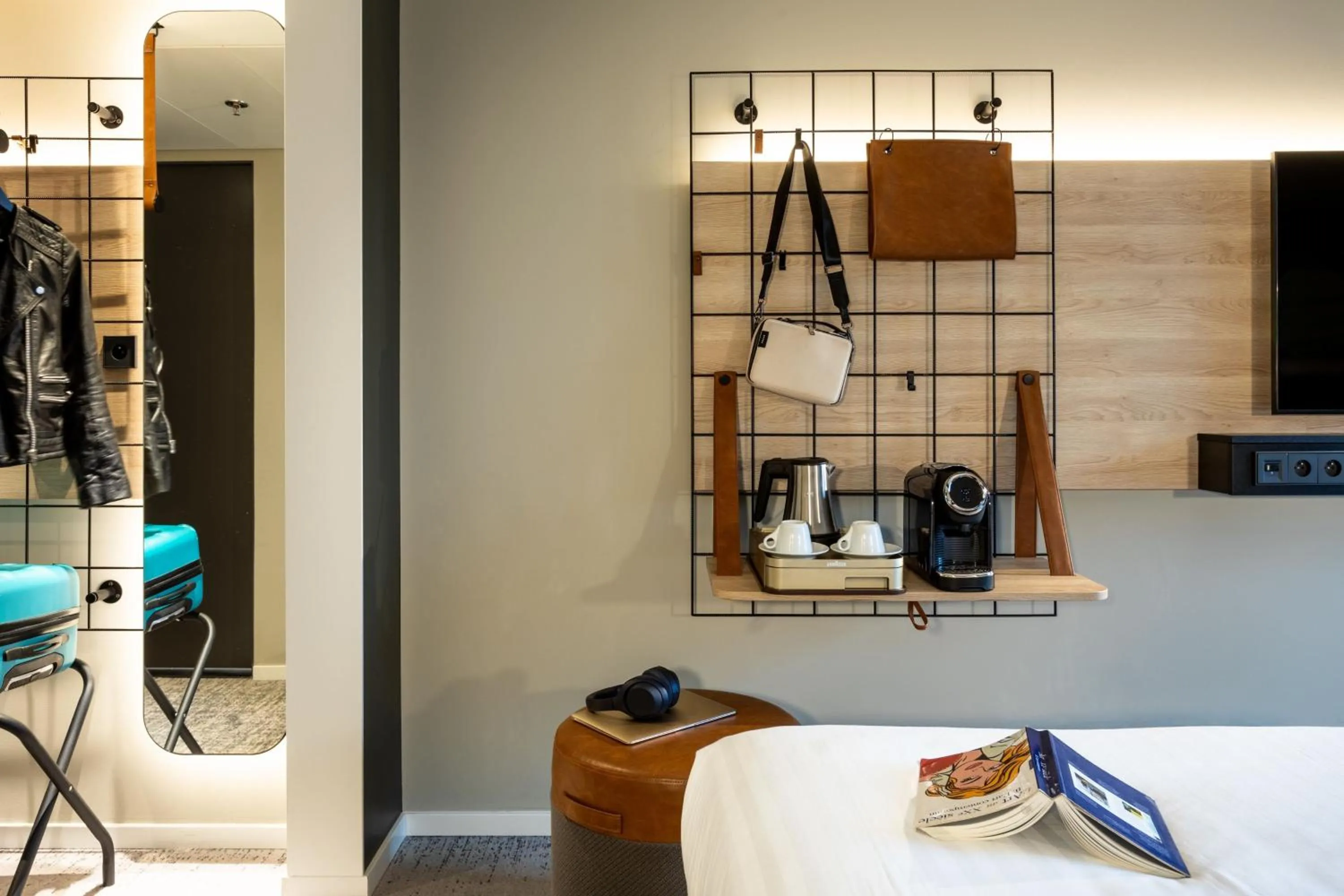 Photo of the whole room in Moxy Paris Val d'Europe