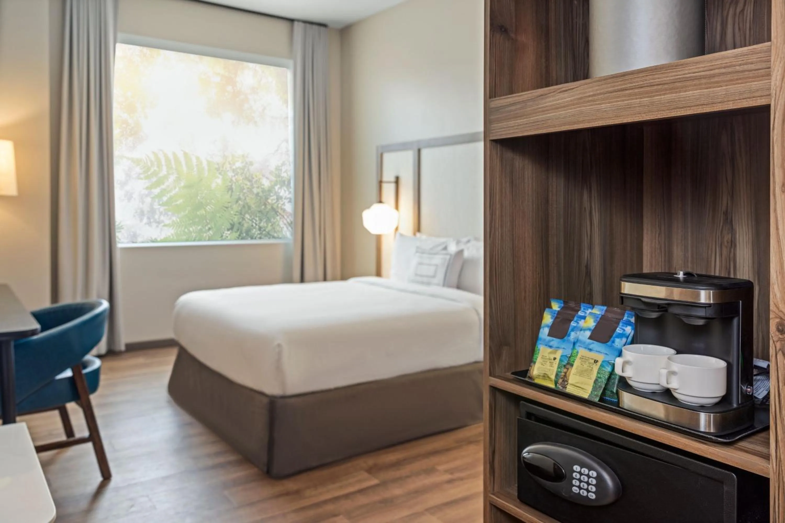 Photo of the whole room, Bed in Fairfield by Marriott San Jose Airport Alajuela