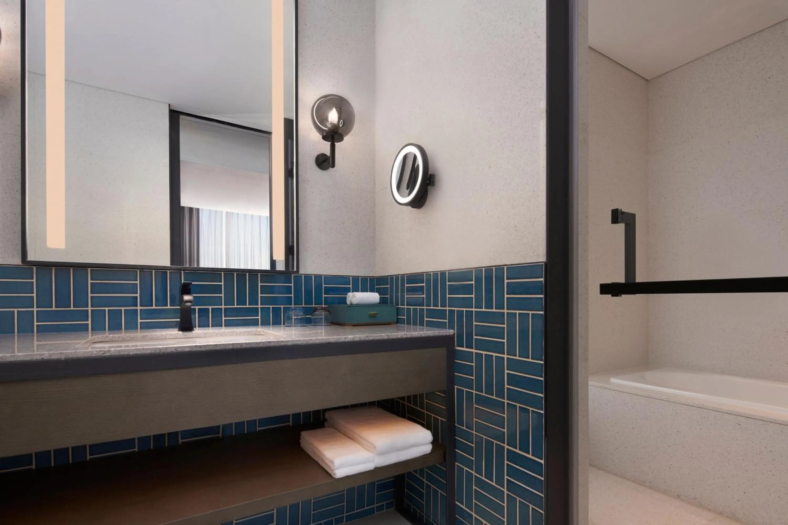 Bathroom in Four Points by Sheraton Tianjin National Convention and Exhibition Center