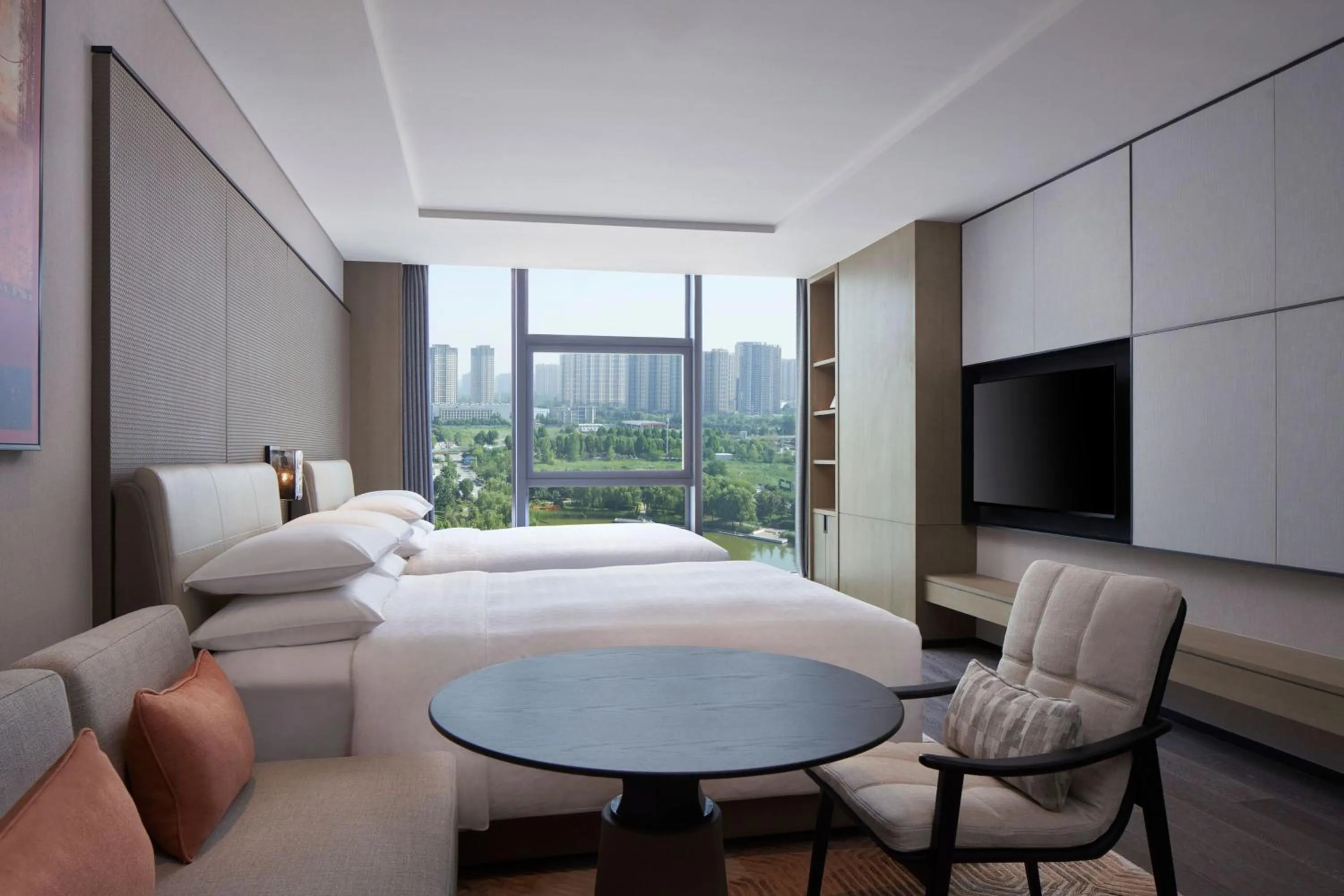 Photo of the whole room, Bed in Sheraton Xi'an South