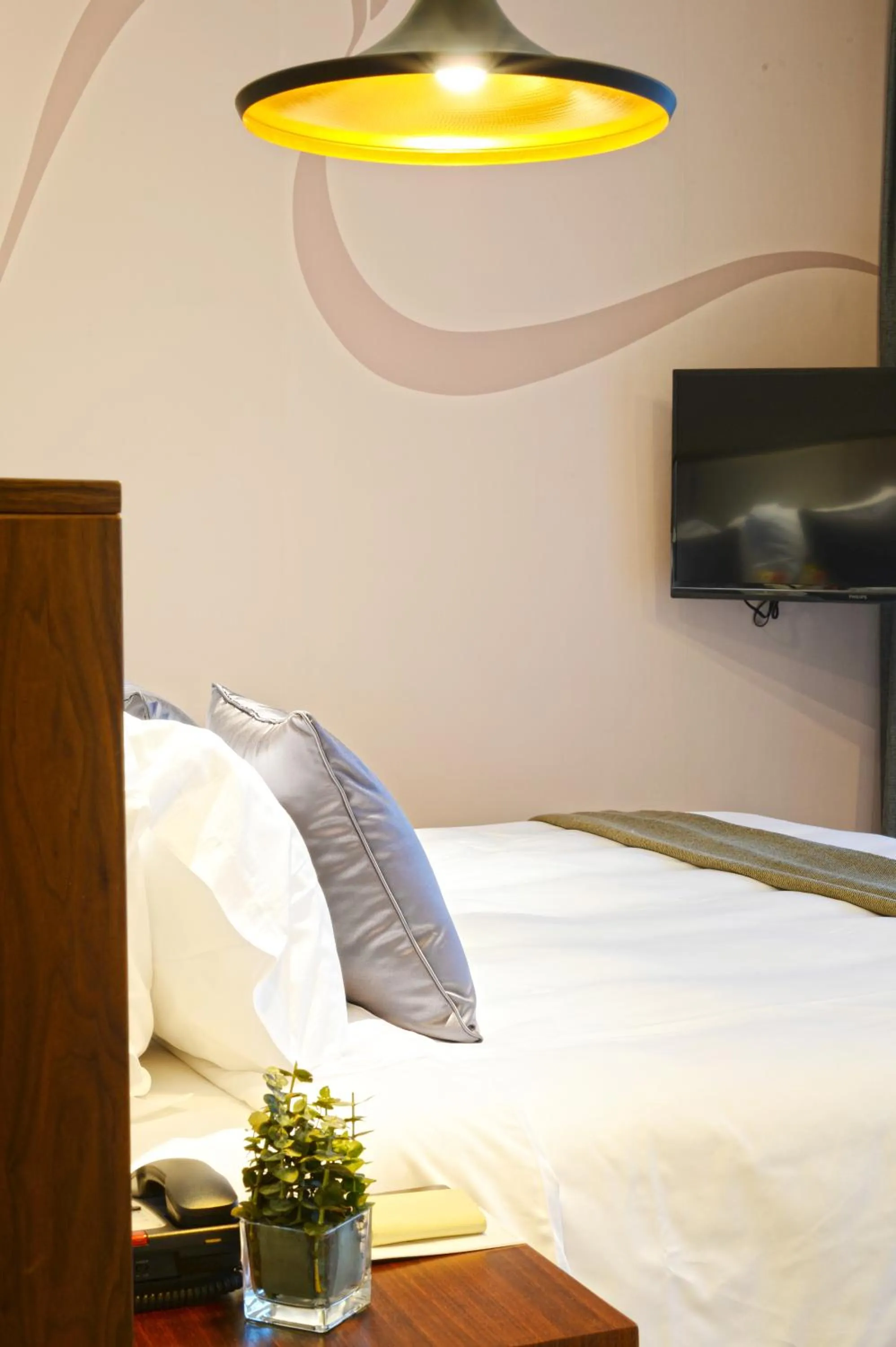 Bedroom, Bed in Modena By Fraser New District Wuxi