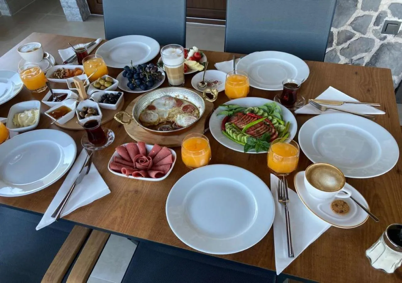 Restaurant/places to eat in Koycegiz Yalcin Villalari