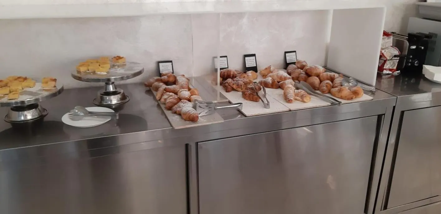 Buffet breakfast in Hotel Alemagna Bed&Breakfast Bibione Lido del Sole