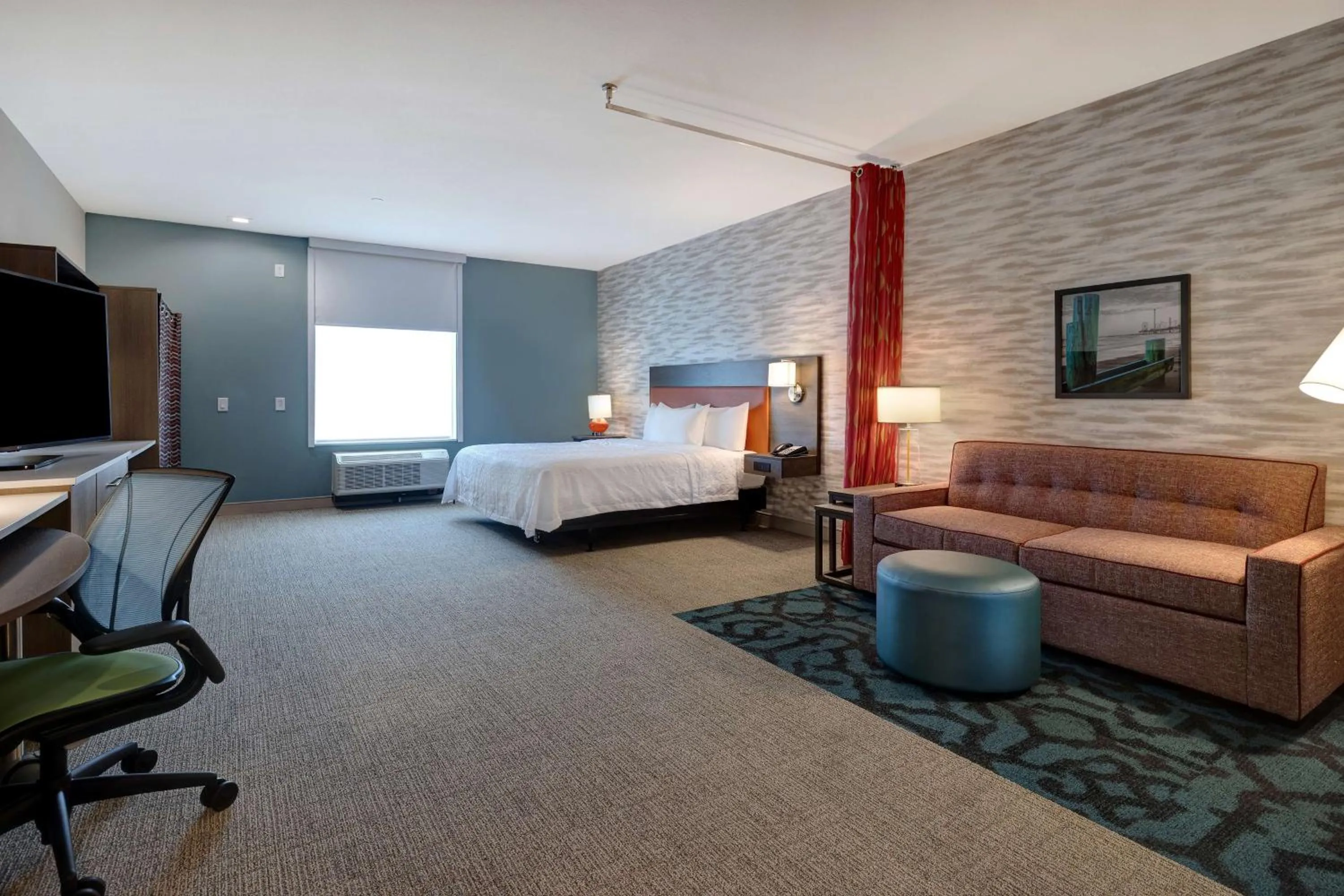 Bed in Home2 Suites Galveston, Tx