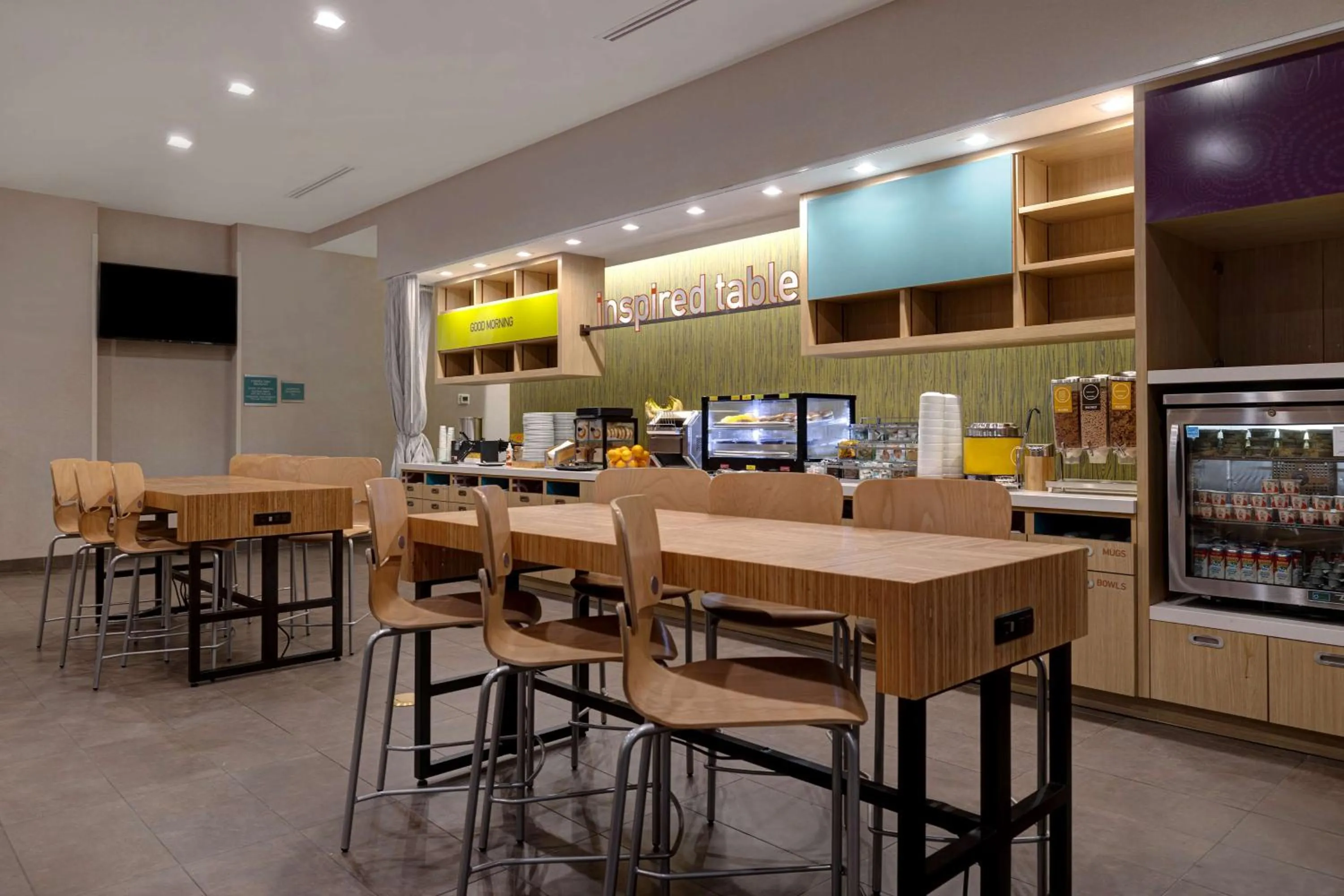 Dining area in Home2 Suites Galveston, Tx