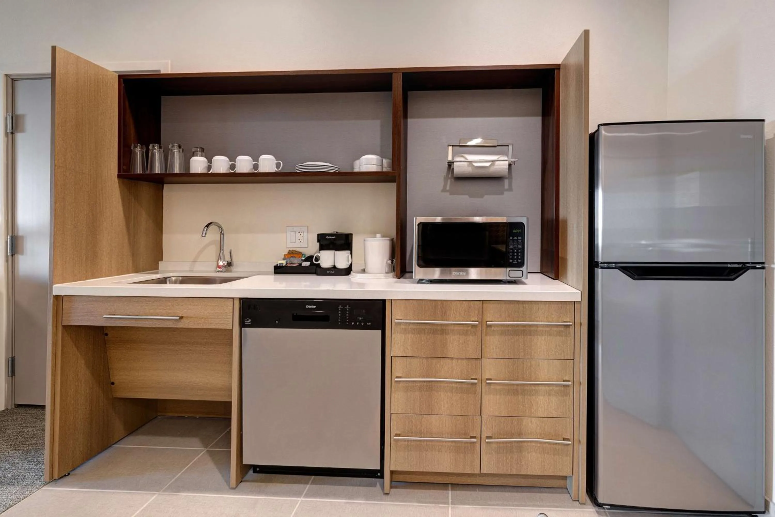 Kitchen or kitchenette in Home2 Suites Galveston, Tx