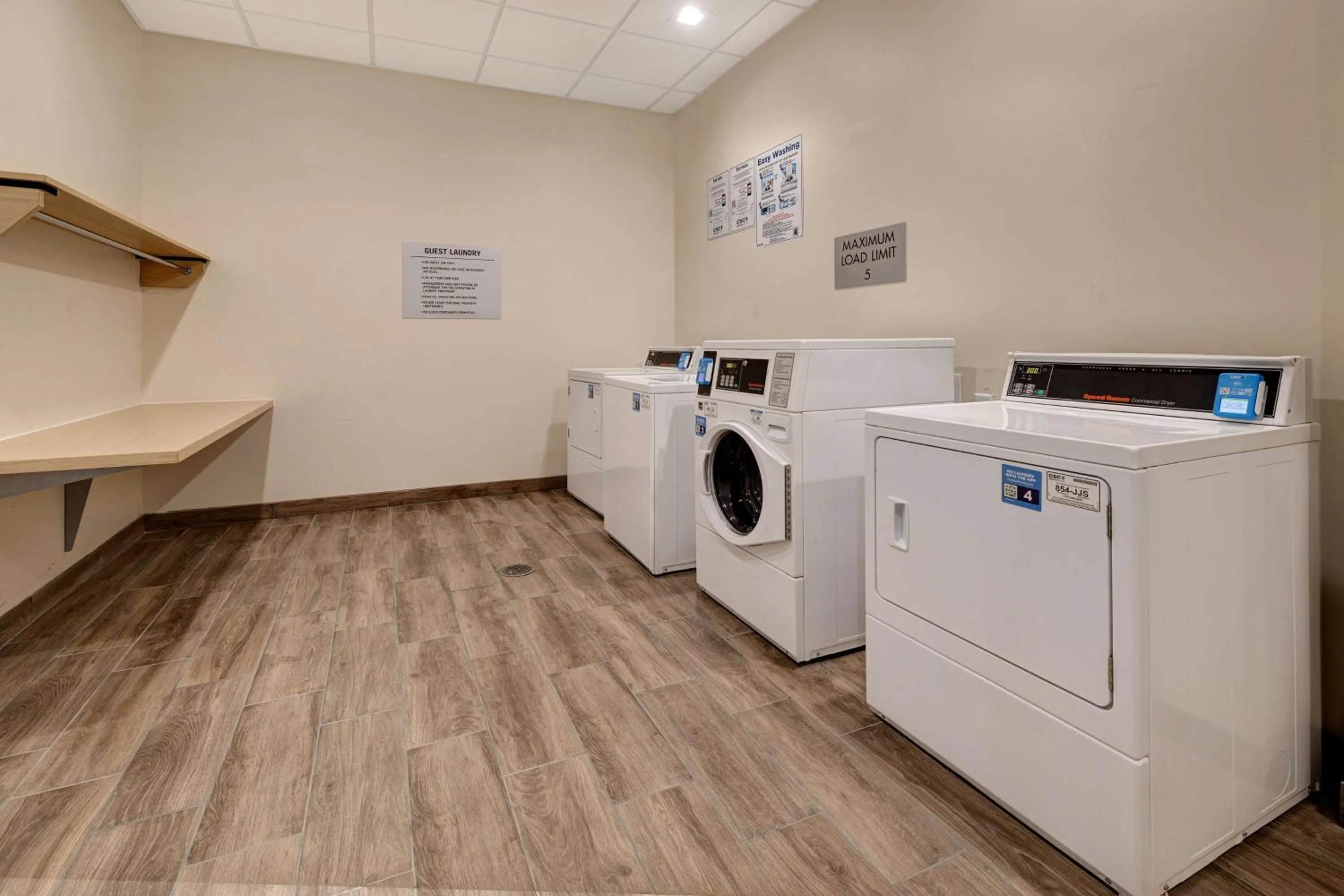 Property building in Tru By Hilton Galveston, Tx