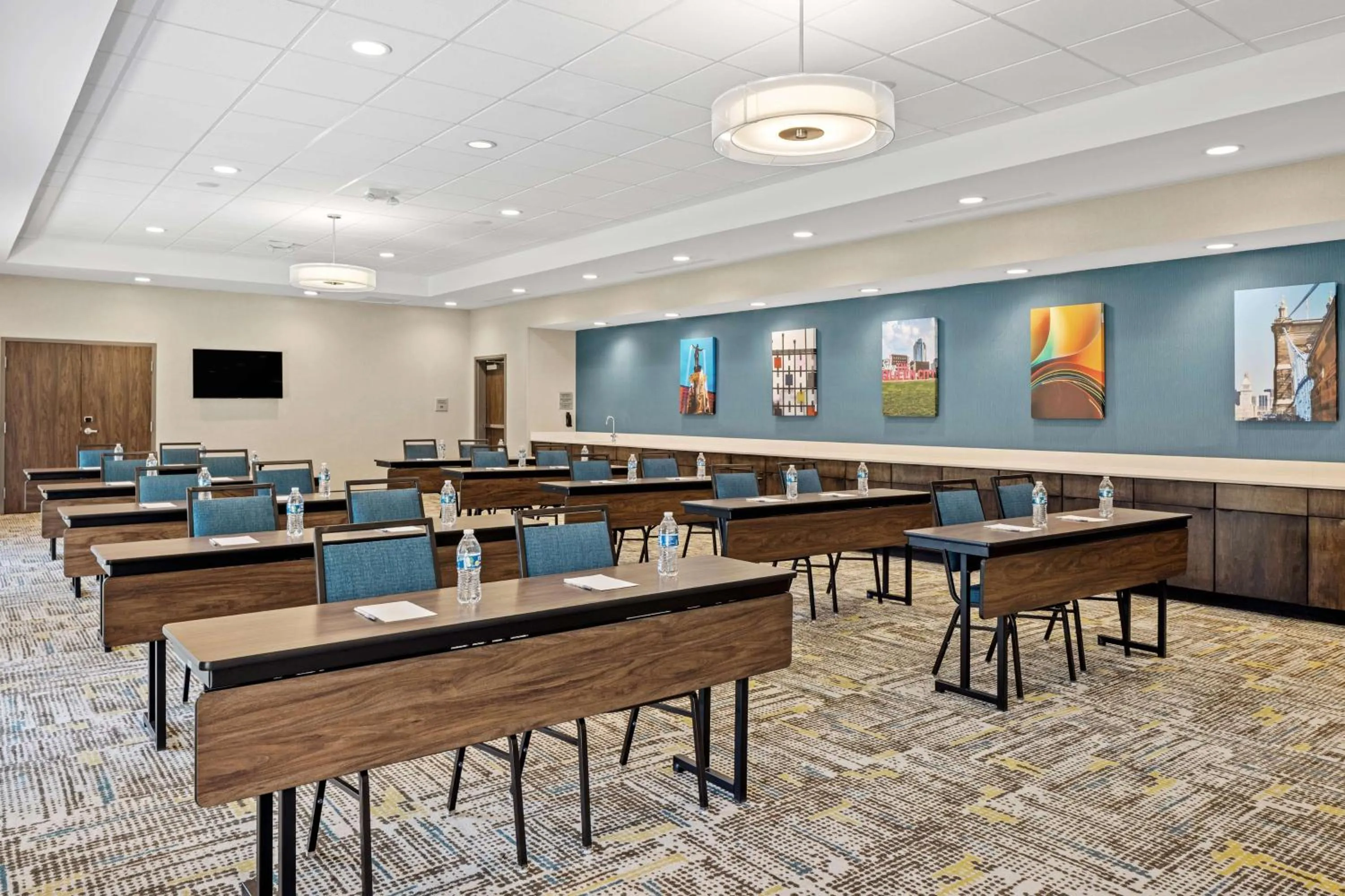 Business facilities in Hampton Inn & Suites Cincinnati West, Oh