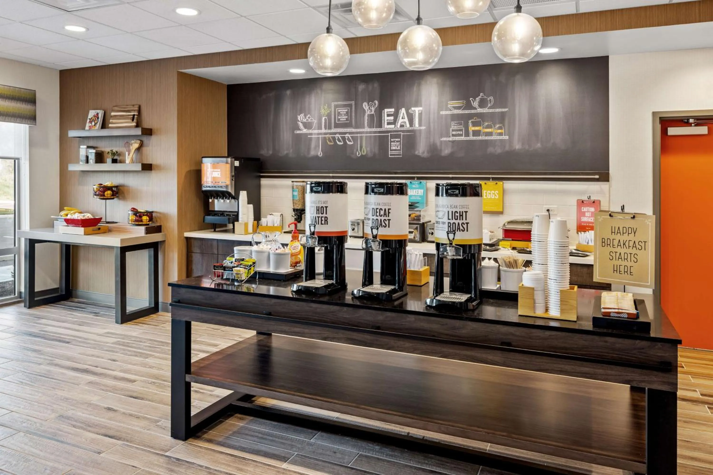 Breakfast in Hampton Inn & Suites Cincinnati West, Oh