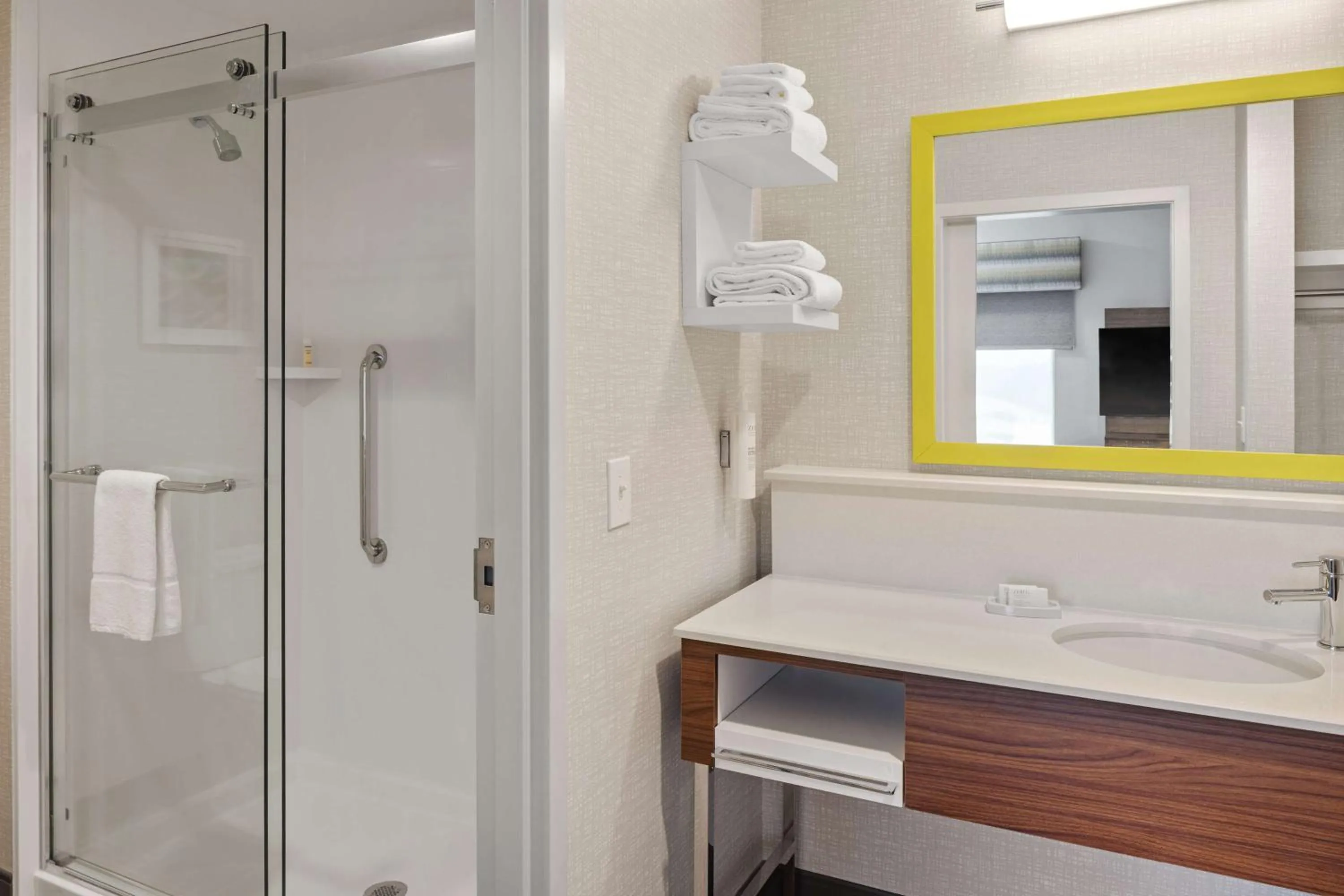 Bathroom in Hampton Inn & Suites Cincinnati West, Oh