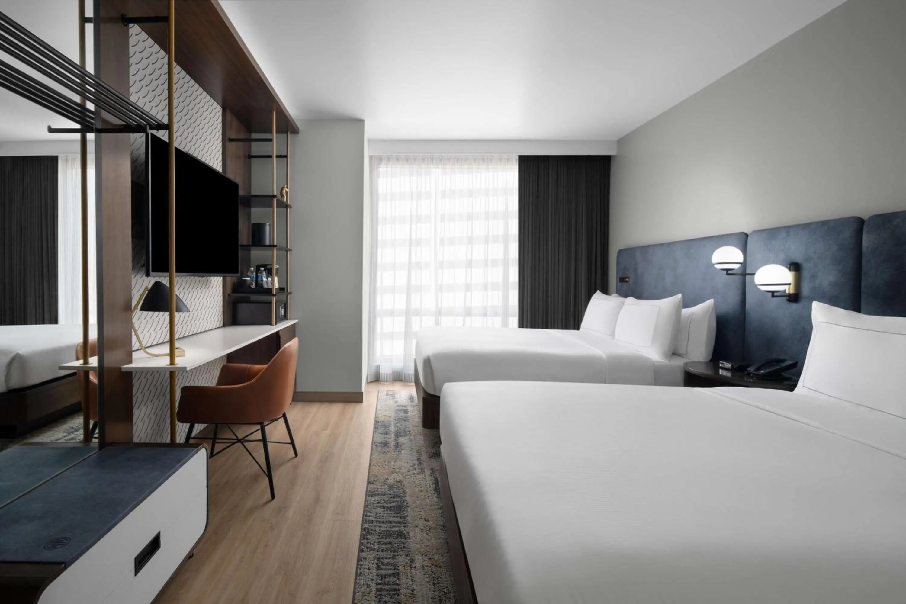 Bedroom, Bed in Hotel West & Main Conshohocken, Tapestry Collection Hilton