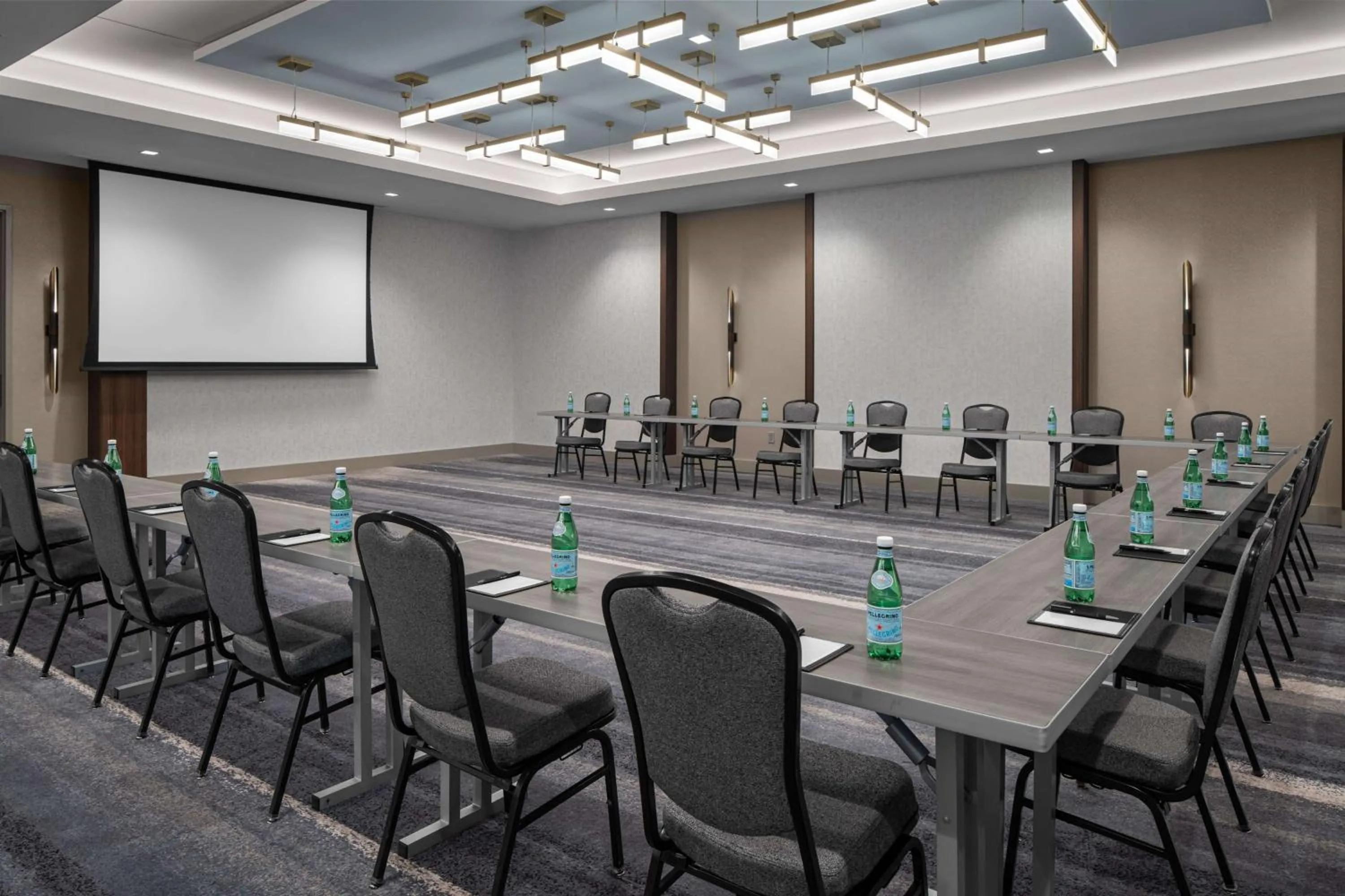 Meeting/conference room in Hotel West & Main Conshohocken, Tapestry Collection Hilton