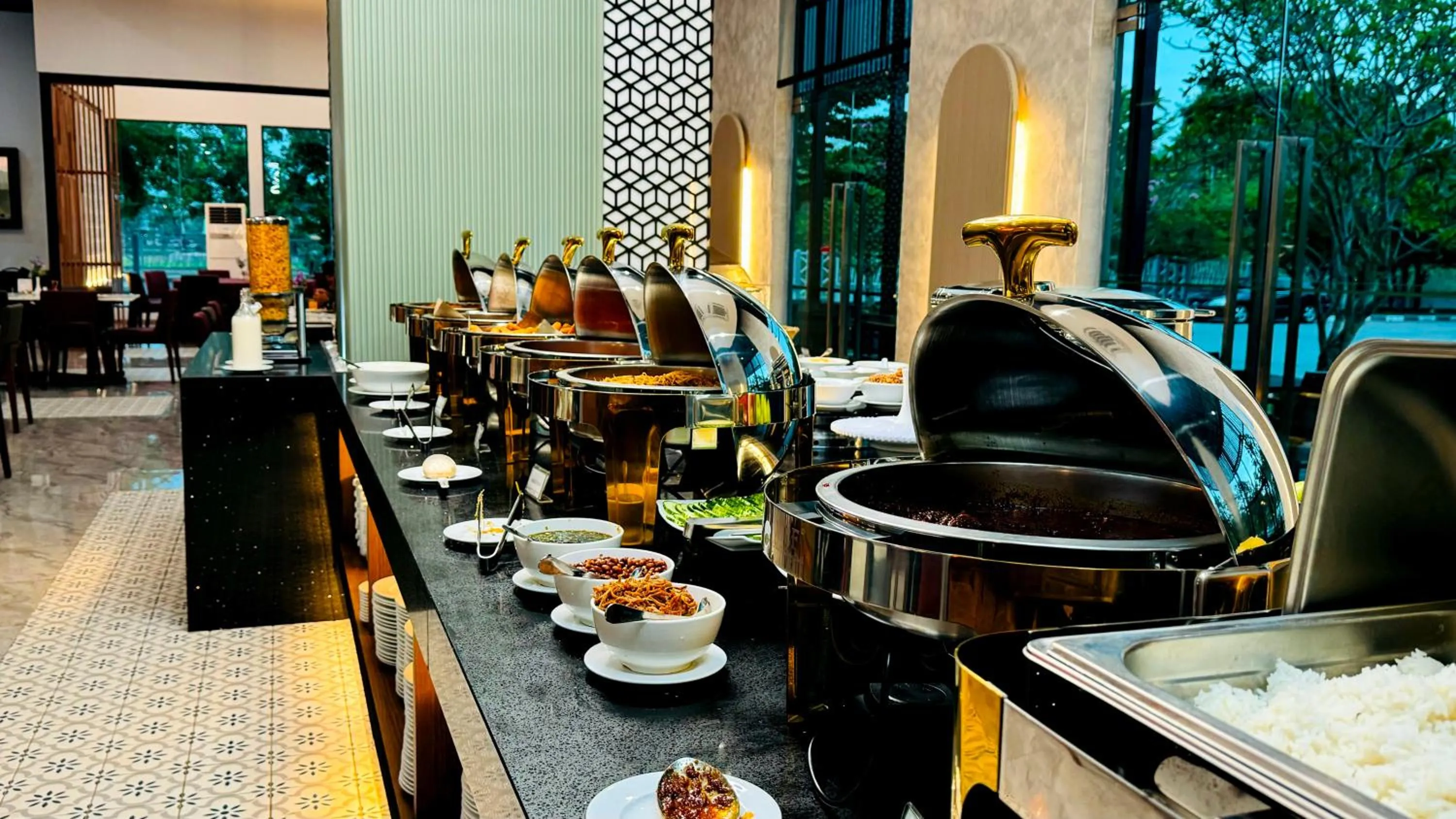 Restaurant/places to eat in Raia Hotel & Convention Centre Alor Setar