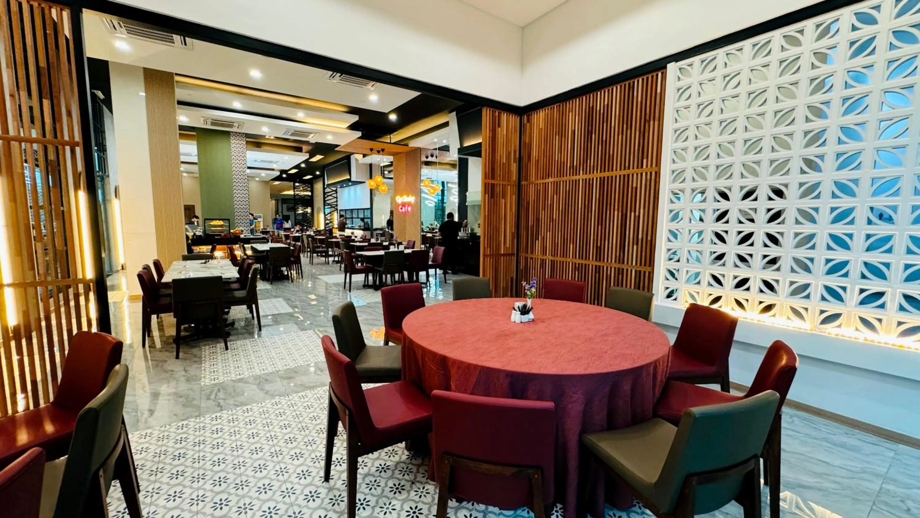 Restaurant/places to eat in Raia Hotel & Convention Centre Alor Setar