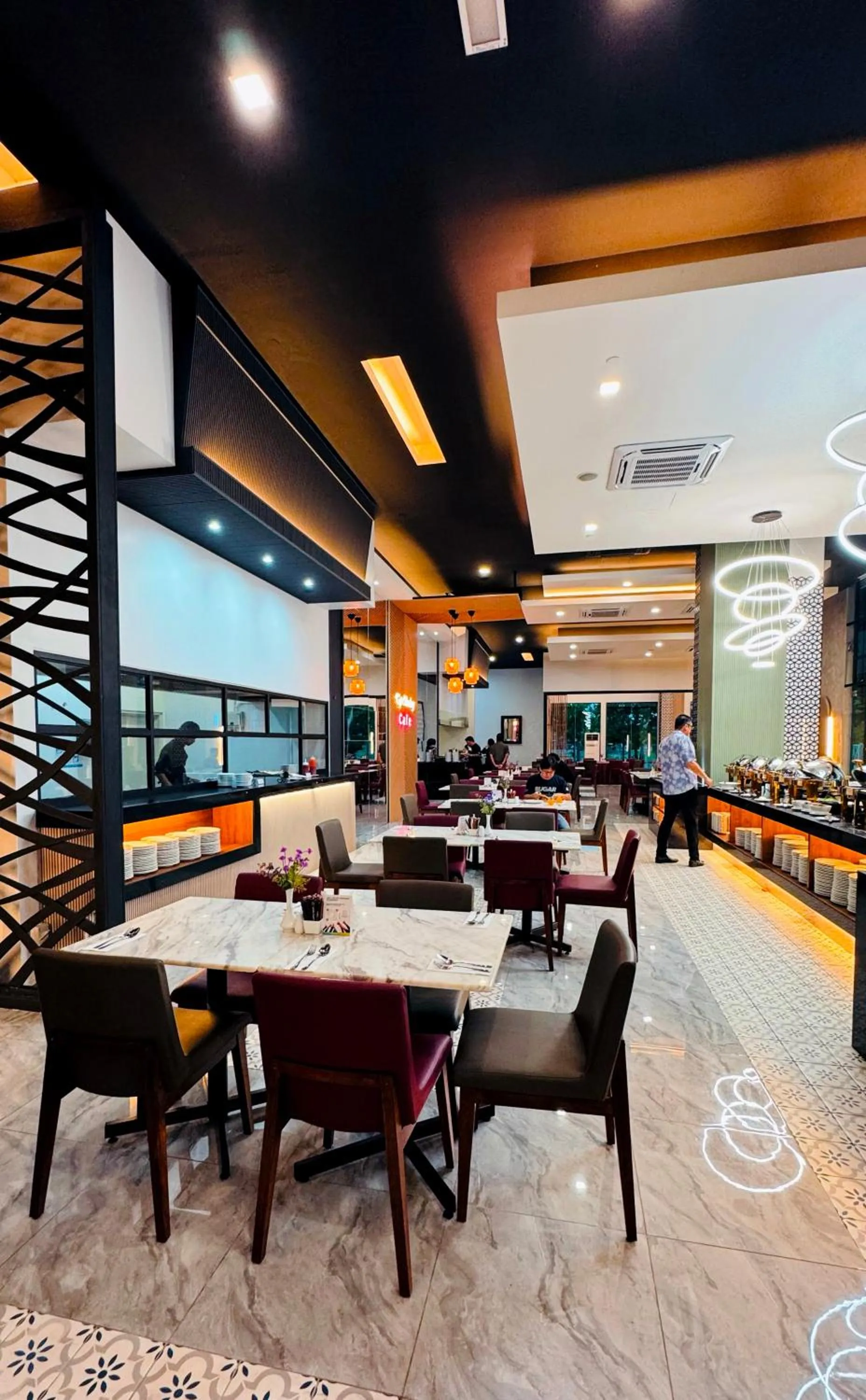 Restaurant/places to eat in Raia Hotel & Convention Centre Alor Setar