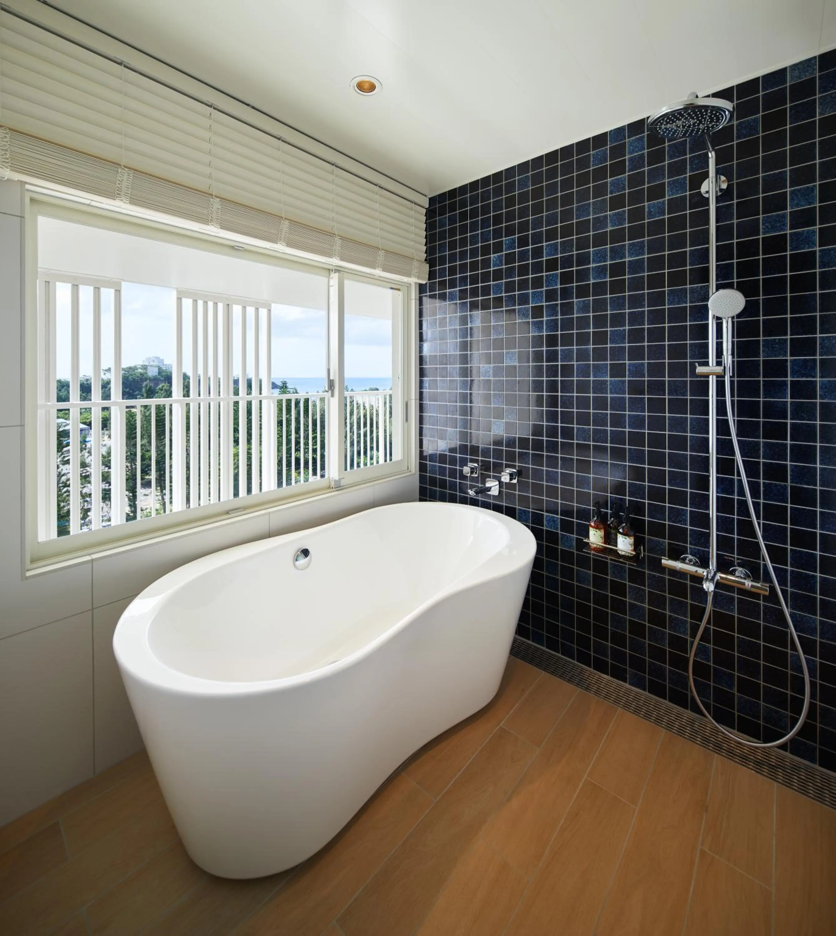 Shower in BEB5 Okinawa Seragaki by Hoshino Resorts