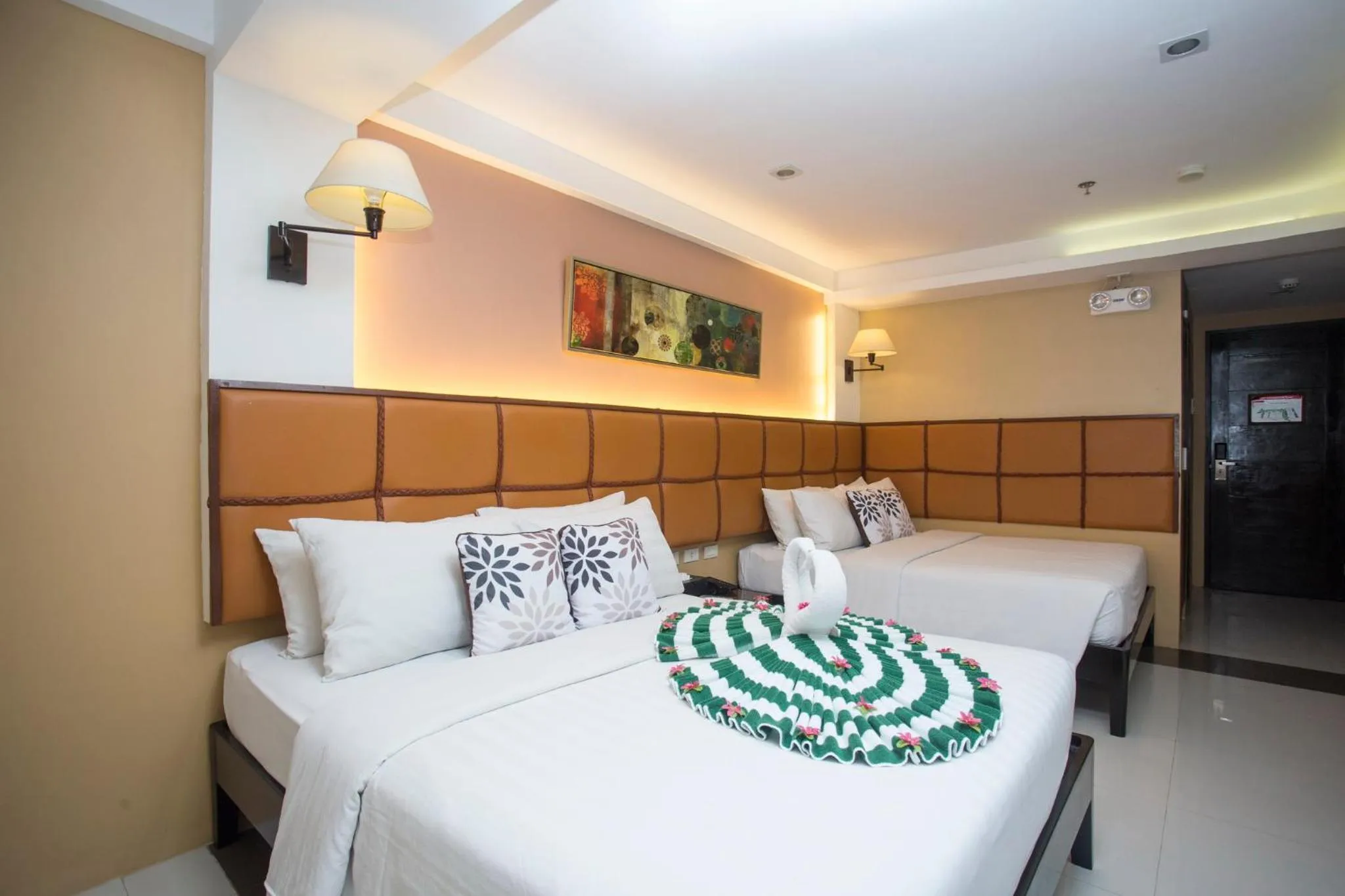 Bedroom, Bed in Red Coco Inn de Boracay