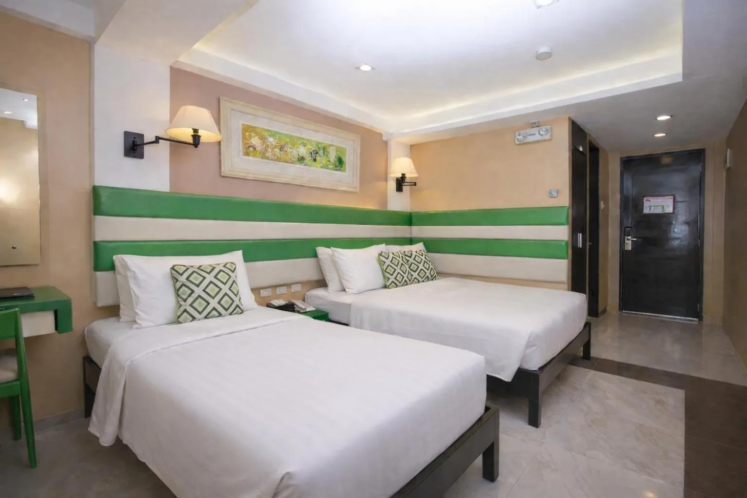 Bedroom, Bed in Red Coco Inn de Boracay