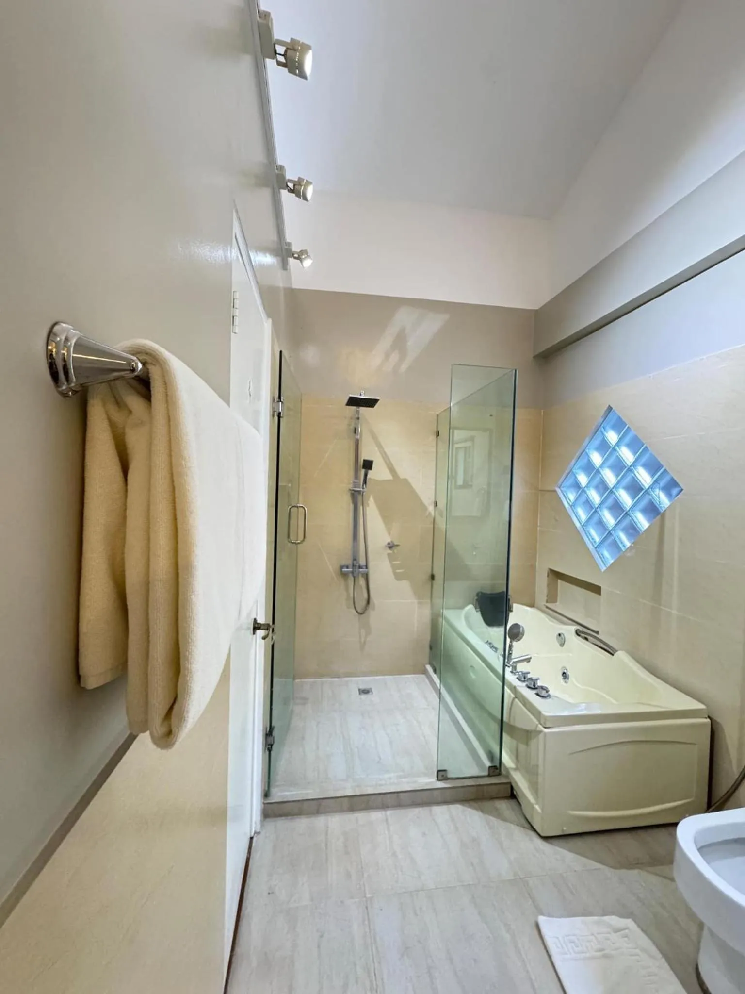 Shower in Red Coco Inn de Boracay