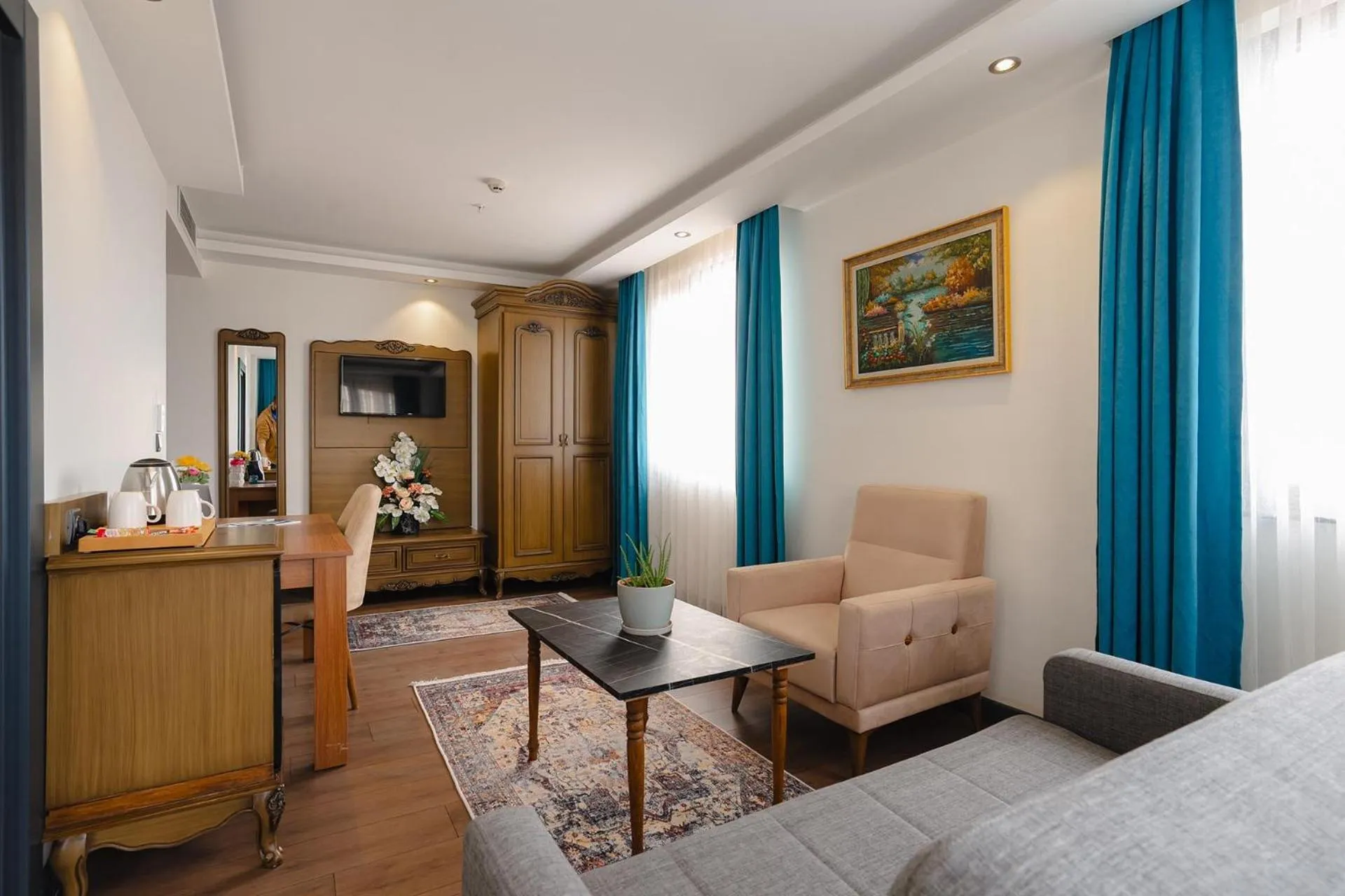 Seating area in Berlin Suite Hotel Trabzon