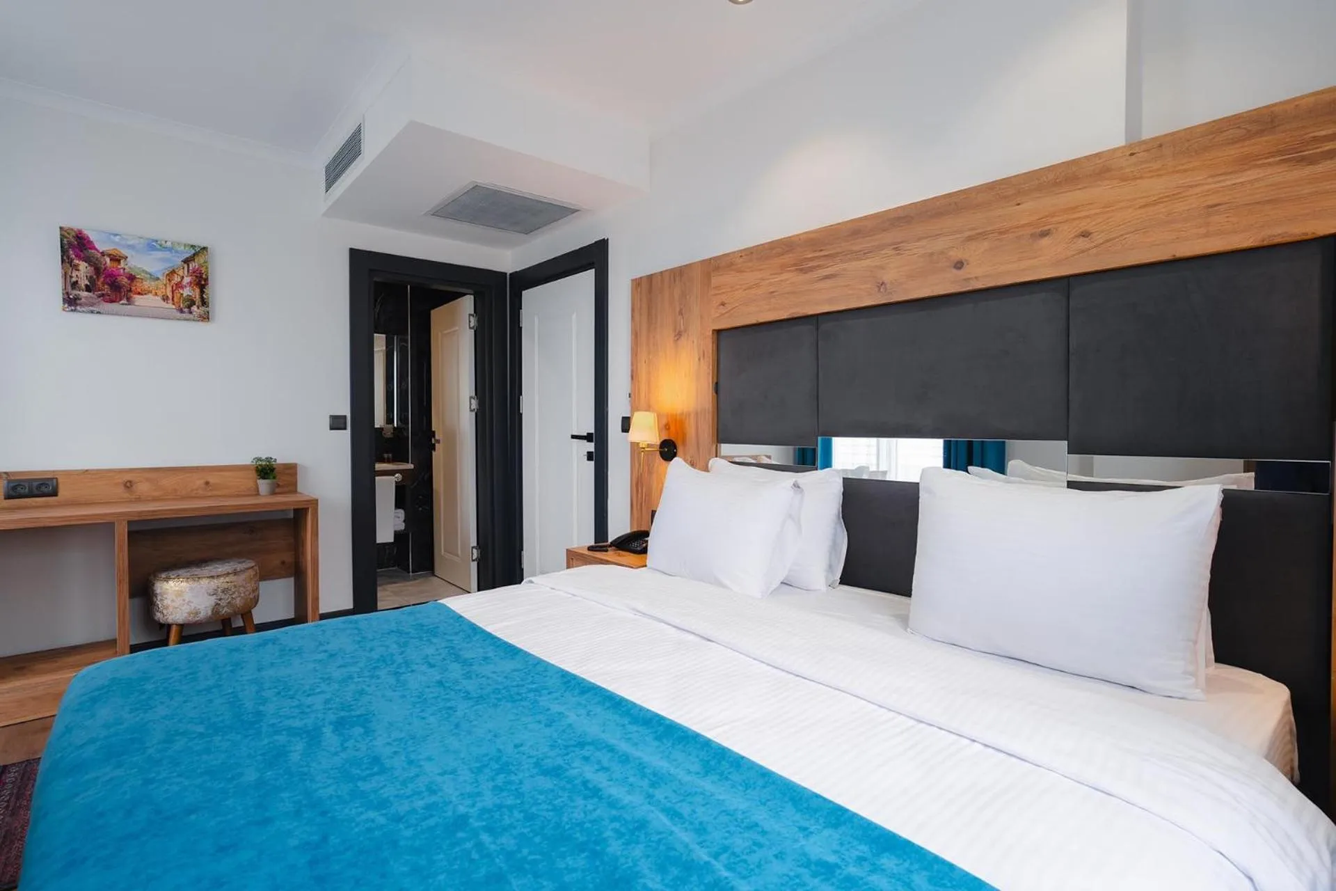 Bed in Berlin Suite Hotel Trabzon