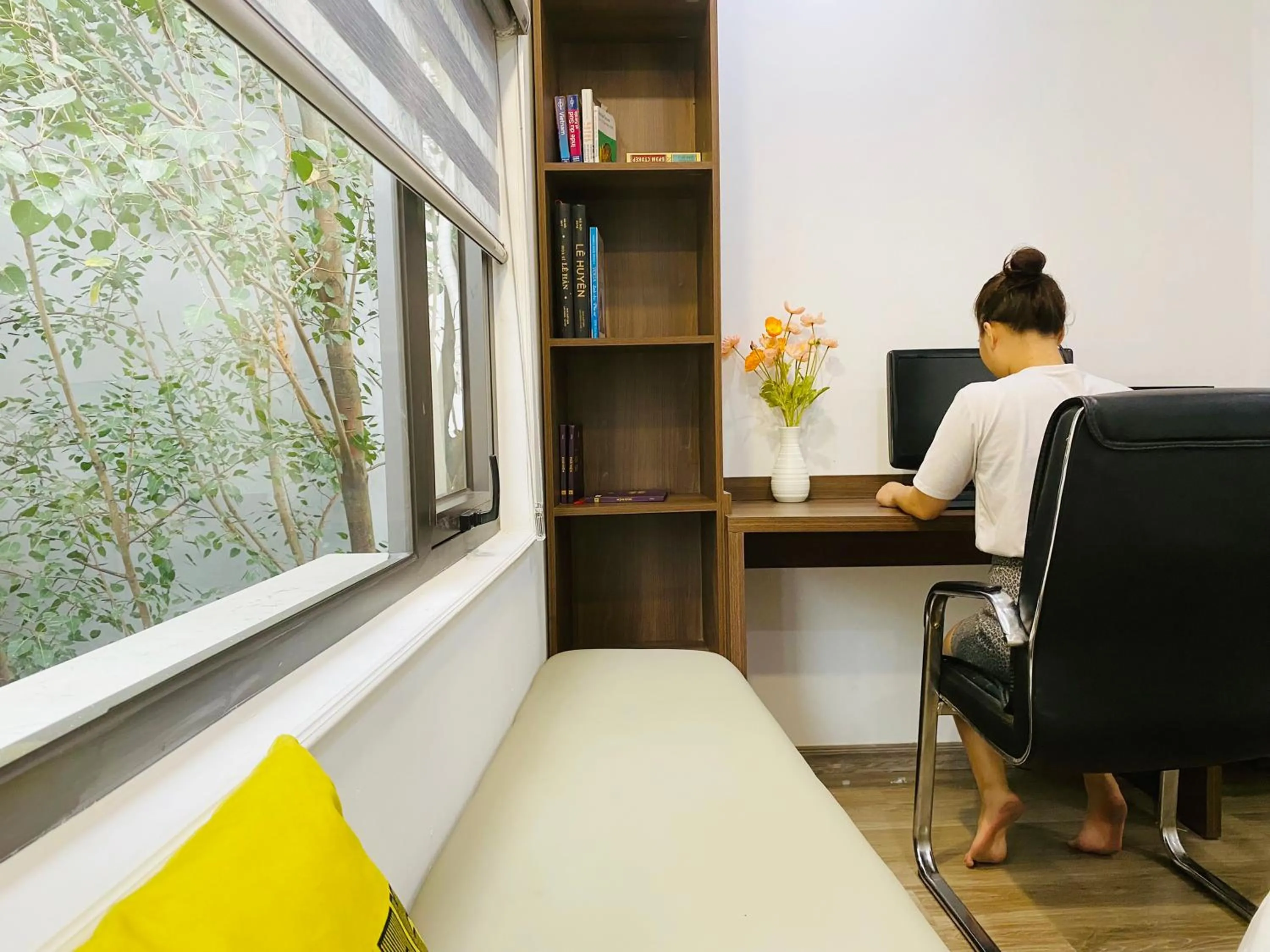 hair dresser in Art Hotel Ha Noi