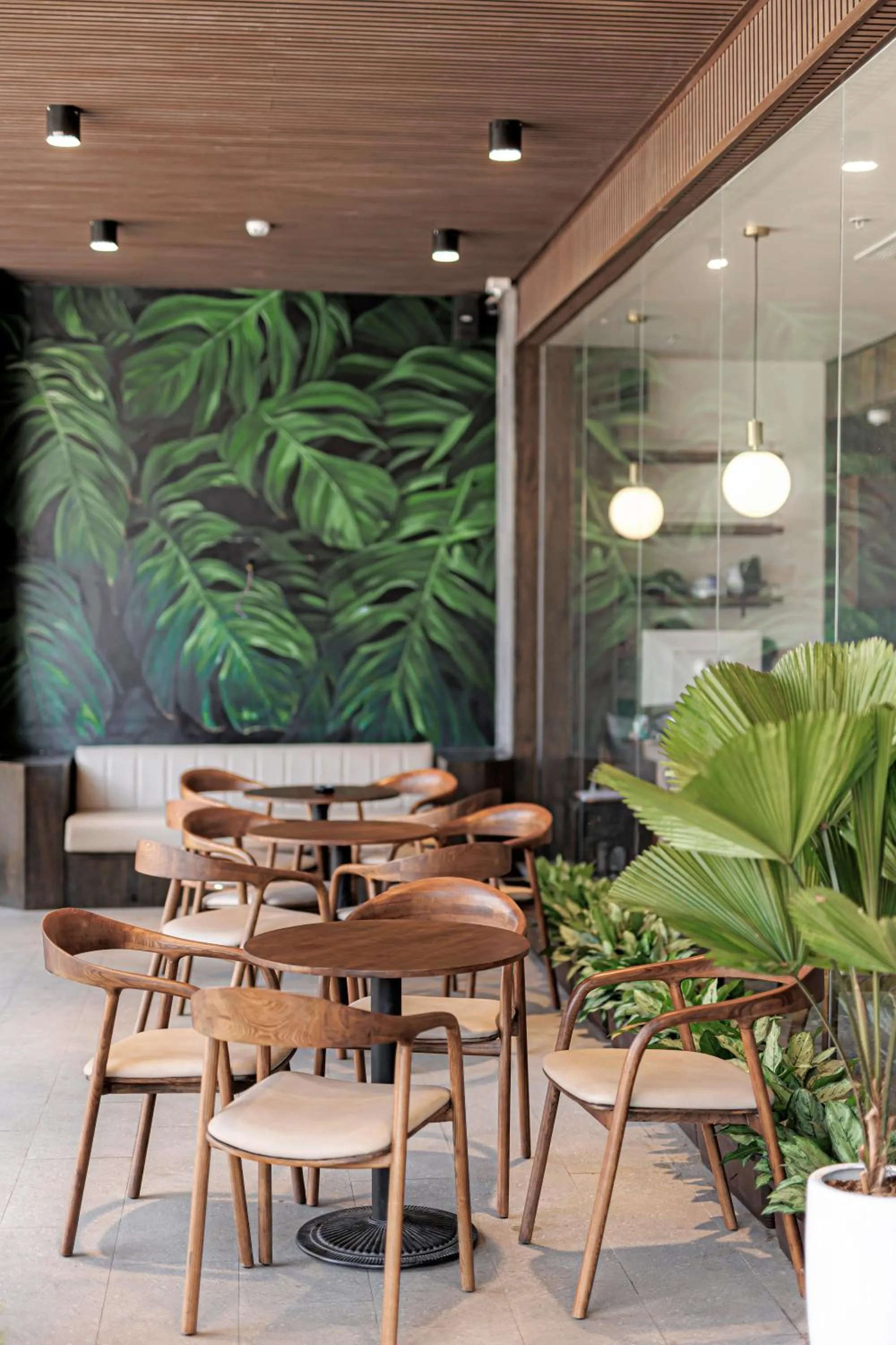 Garden in TTR Central Apart Hotel