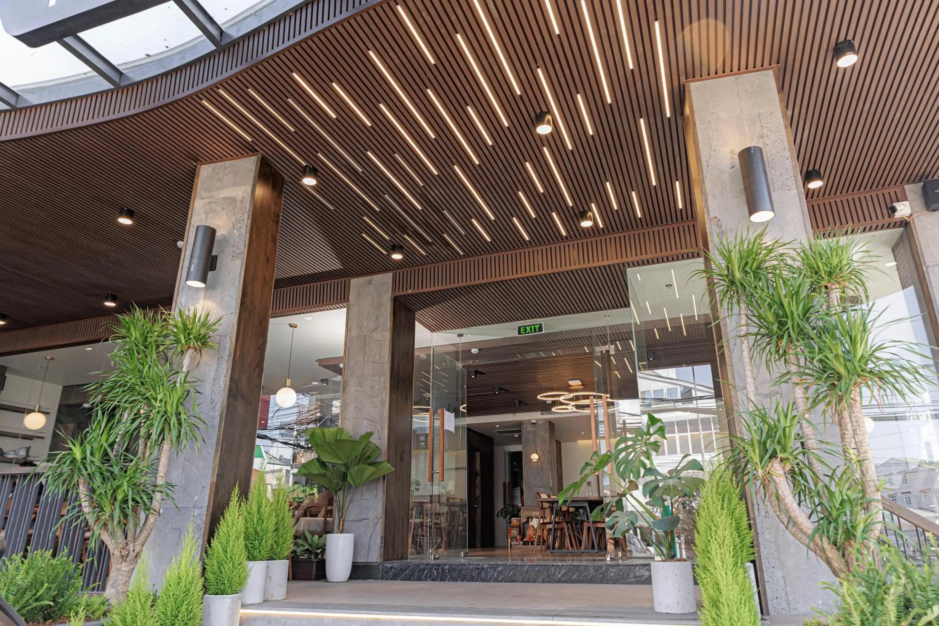 Facade/entrance in TTR Central Apart Hotel