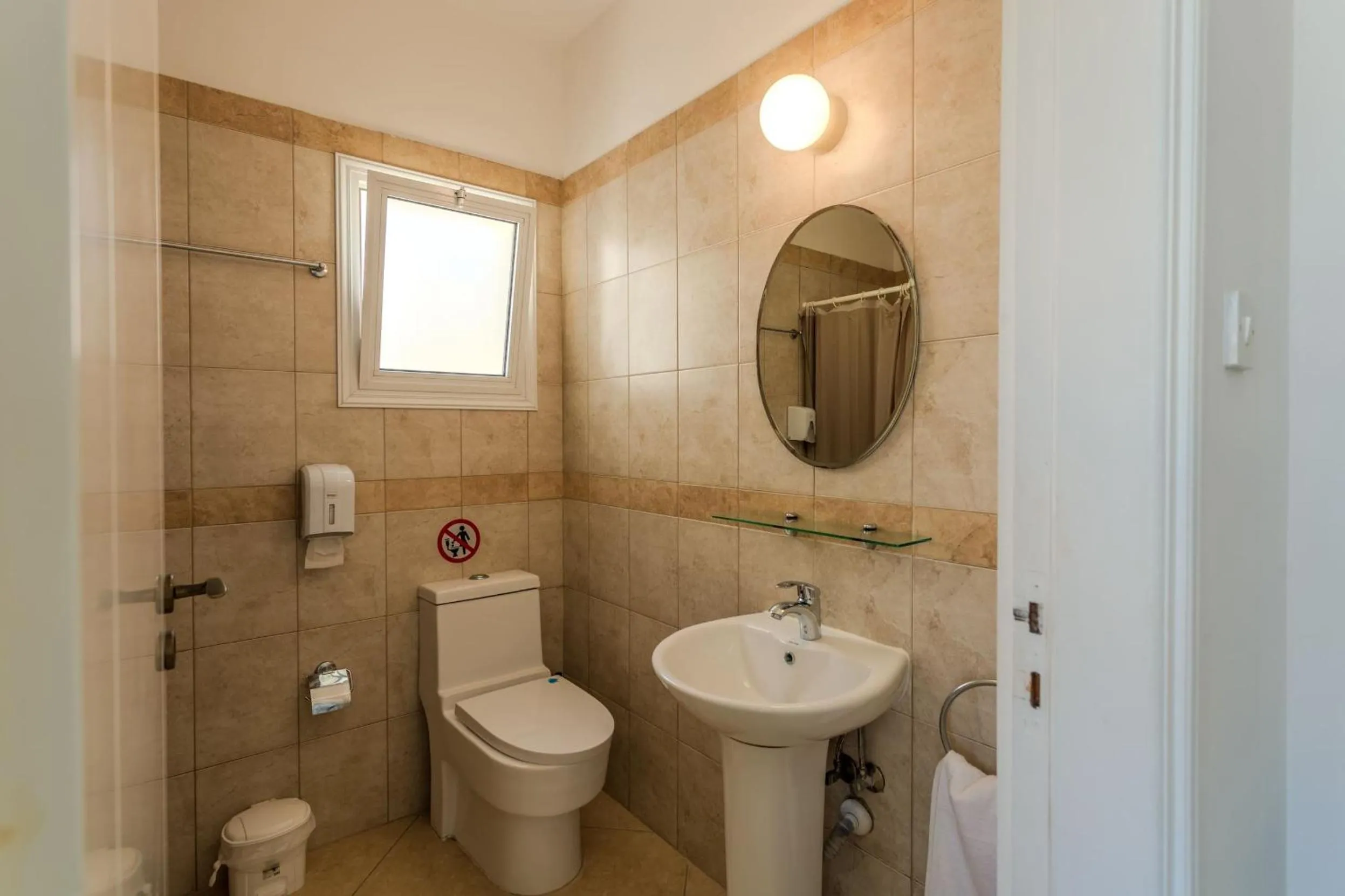 Shower in Artemis Cynthia Complex