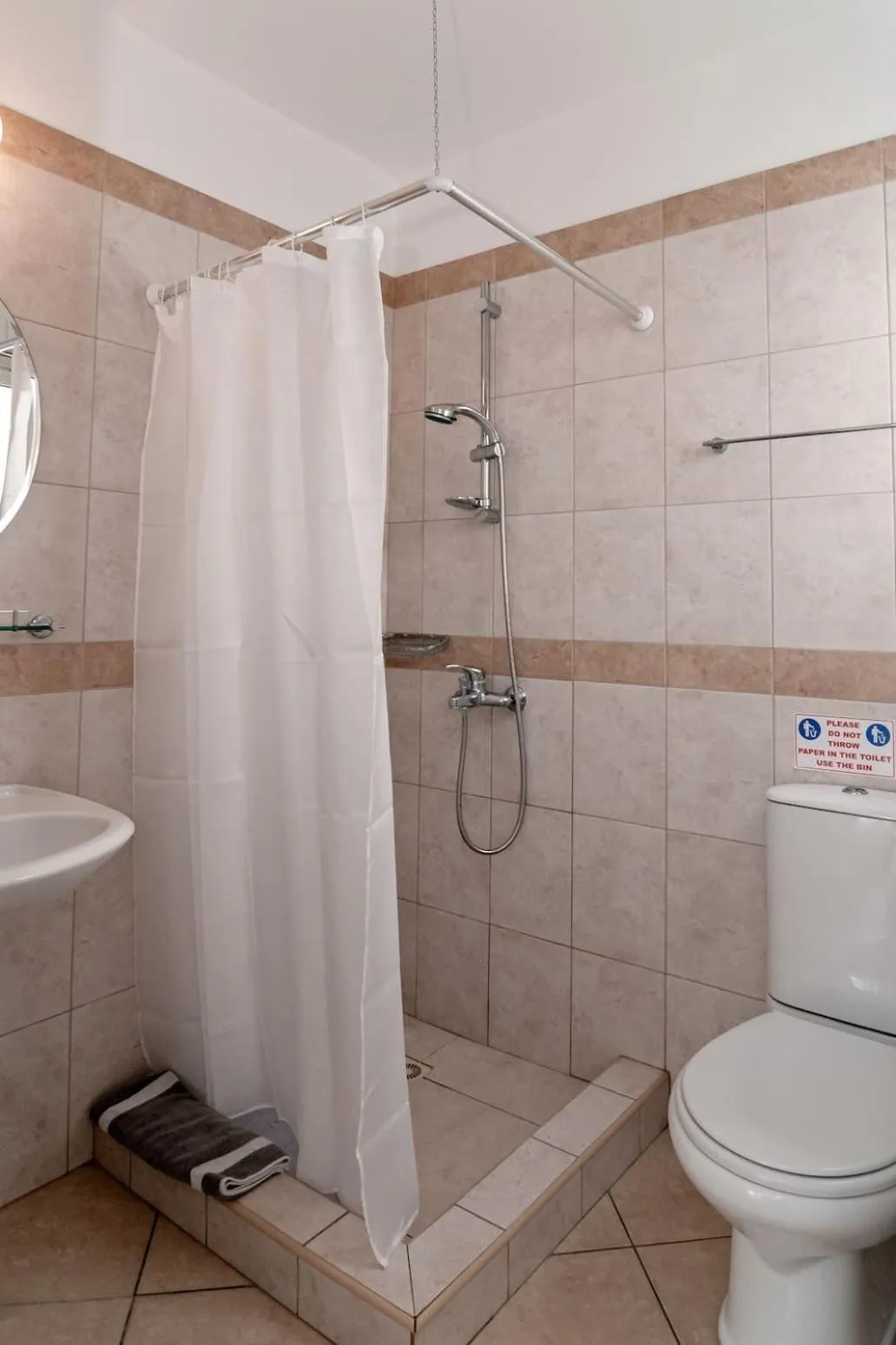 Shower in Artemis Cynthia Complex