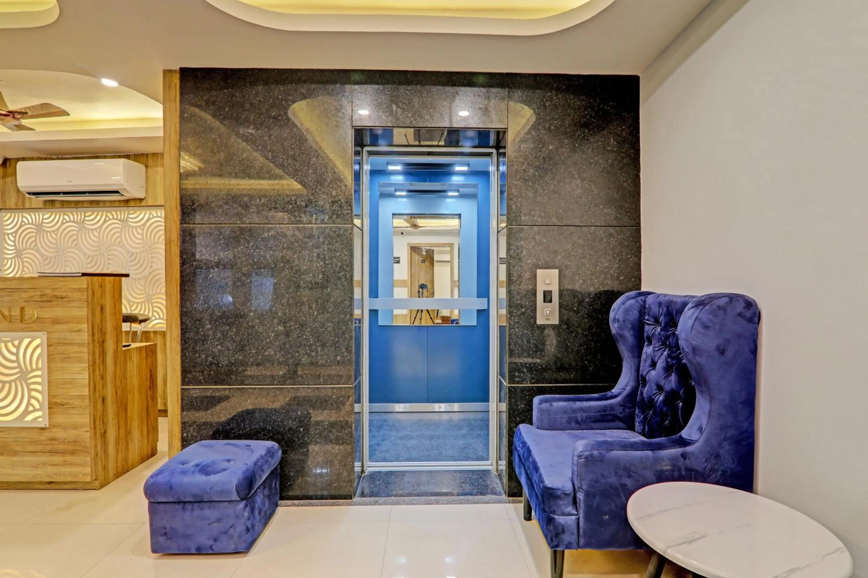 elevator in Hotel Heera Grand