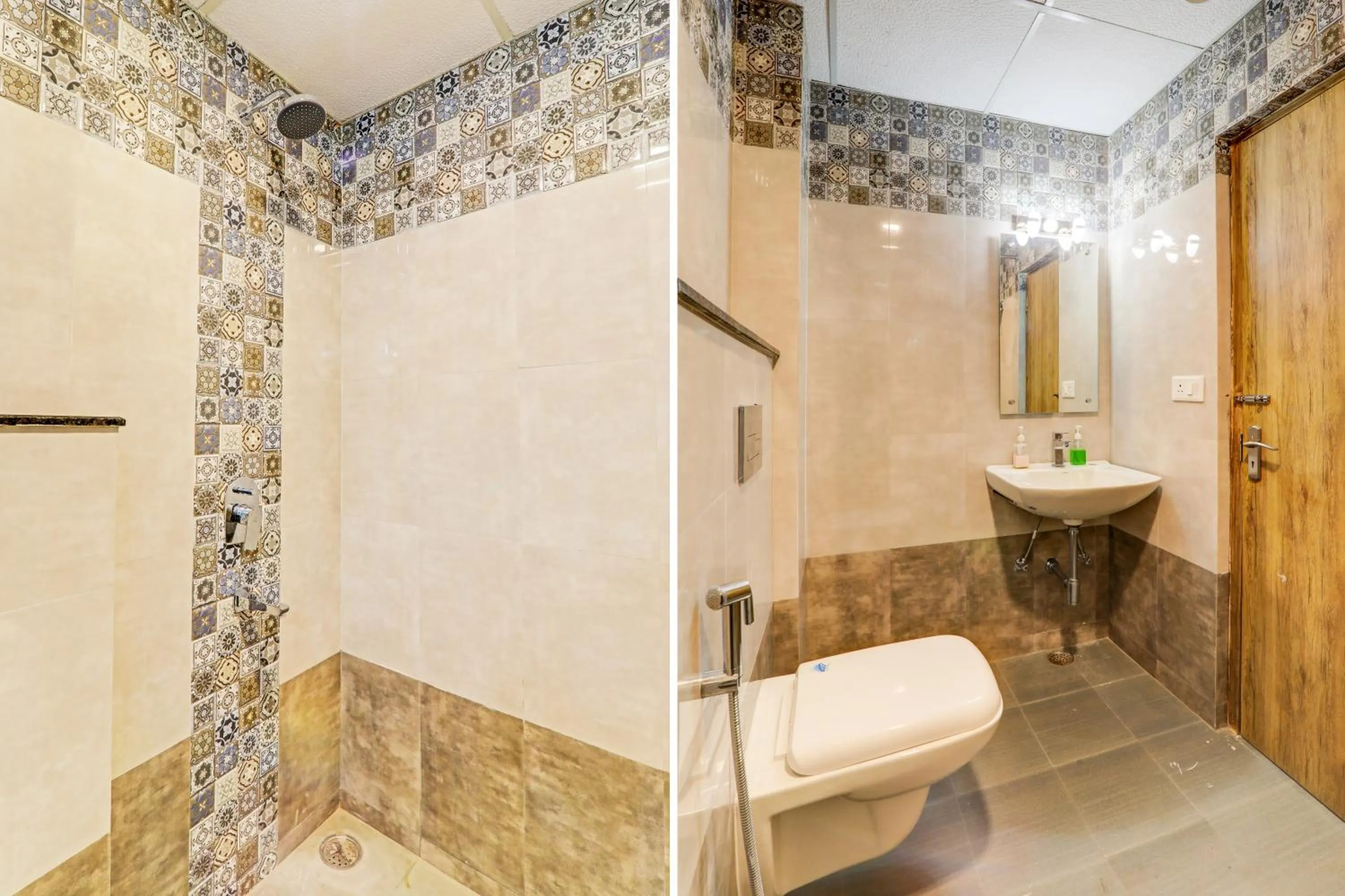 Shower in Hotel Heera Grand