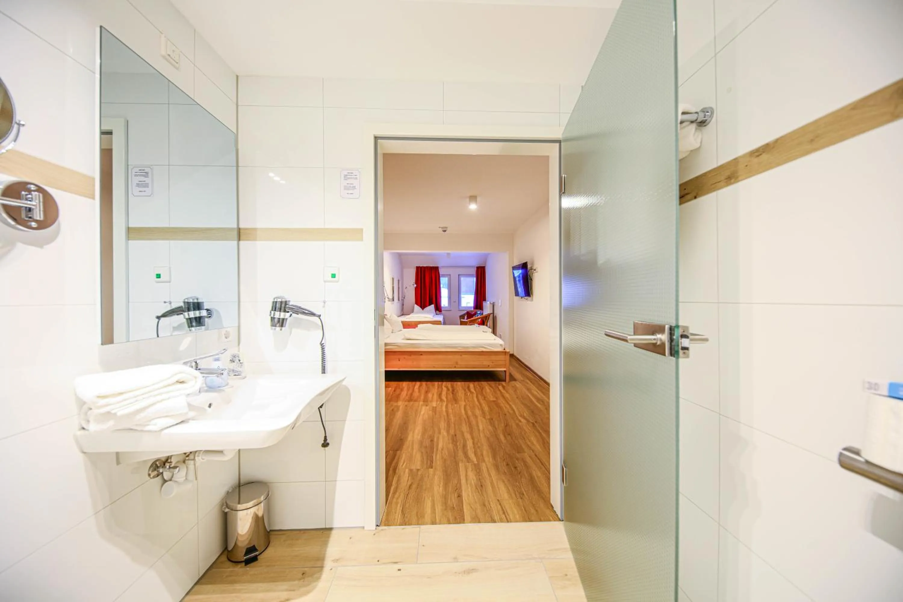 Photo of the whole room in Gasthof Lafette