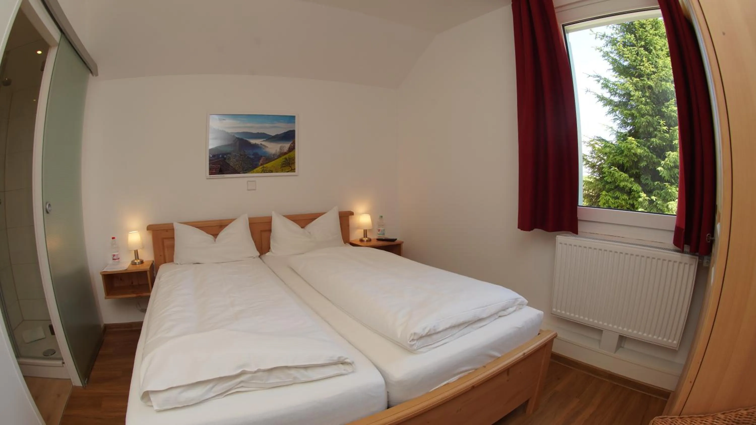 Photo of the whole room, Bed in Gasthof Lafette